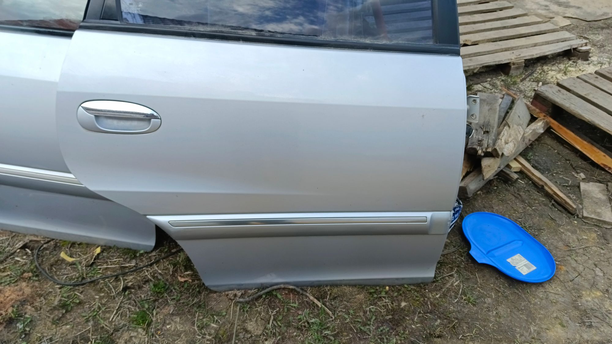 https://ycs.partsauto.market/partsauto-images/thmbs/userImages/86639159375c37f71cfc850516777b62/part/92368c23-1e08-4c4a-9043-6f2d0a7a8cd4_1745210312201.jpg