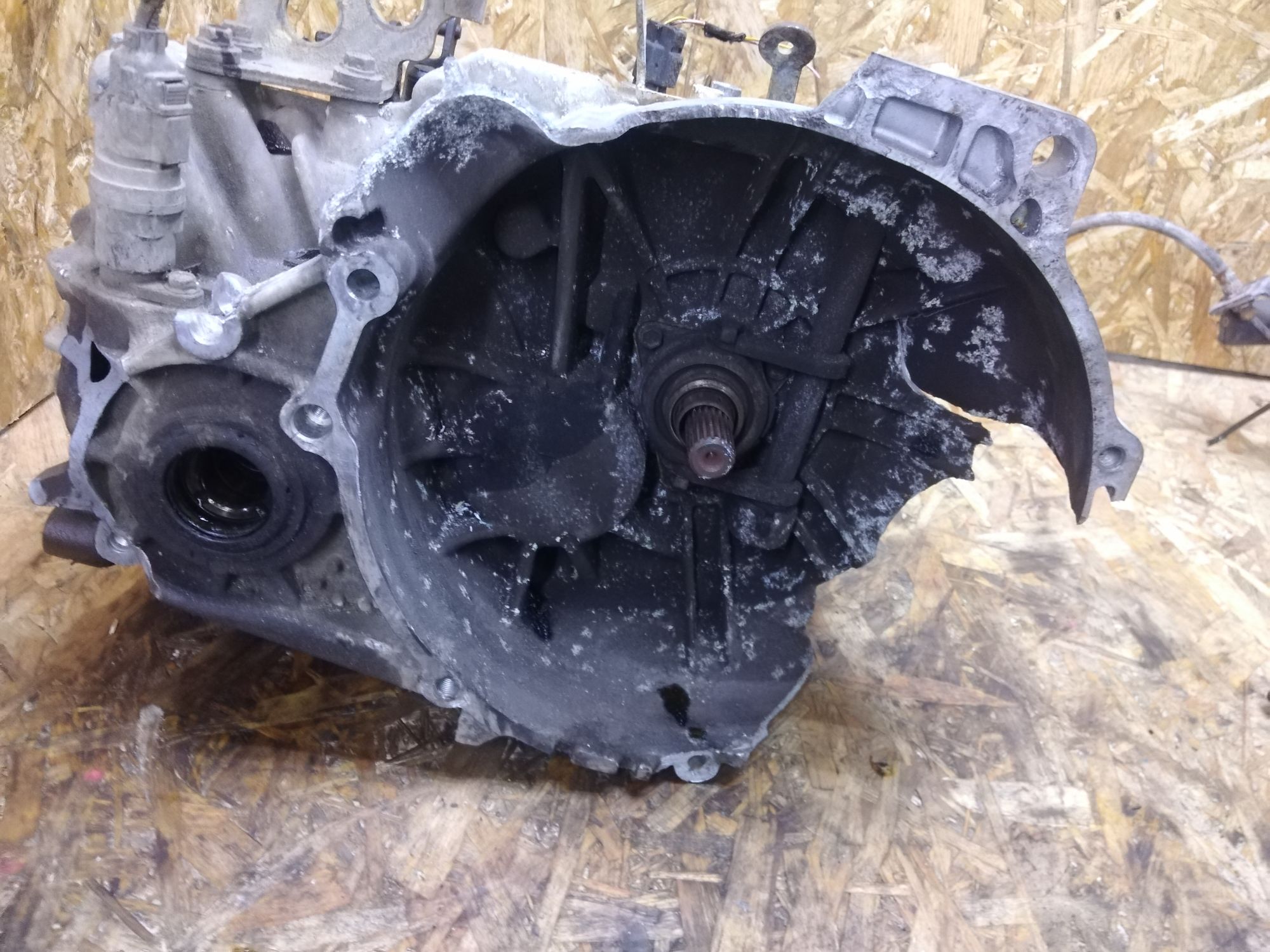 https://ycs.partsauto.market/partsauto-images/thmbs/userImages/86639159375c37f71cfc850516777b62/part/9238ad17-4321-442c-89c2-df0dff10726b_1734851304727.jpg