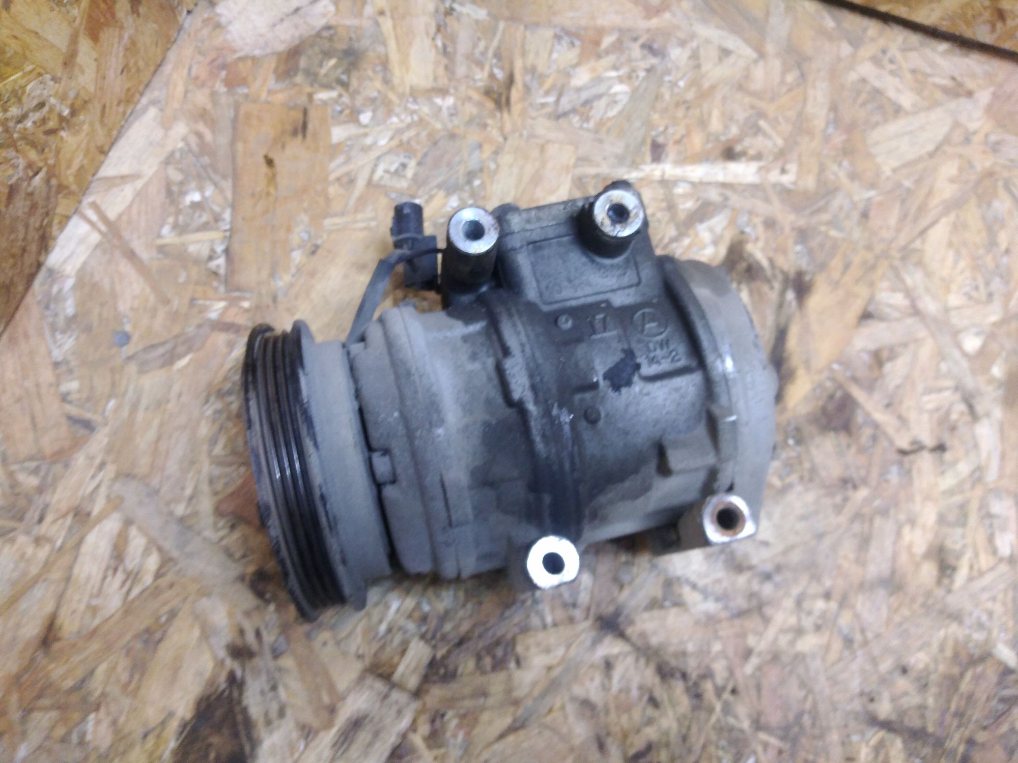 https://ycs.partsauto.market/partsauto-images/thmbs/userImages/86639159375c37f71cfc850516777b62/part/971e82af-bf5e-4417-98a6-df30068a5dc2_1734548208601.jpg