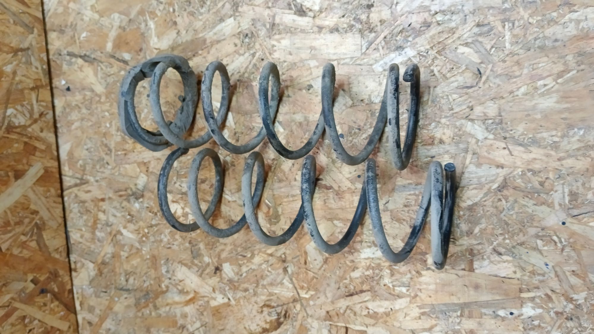 https://ycs.partsauto.market/partsauto-images/thmbs/userImages/86639159375c37f71cfc850516777b62/part/99200d63-c348-4ee4-8332-1e03a97b90db_1745743207684.jpg