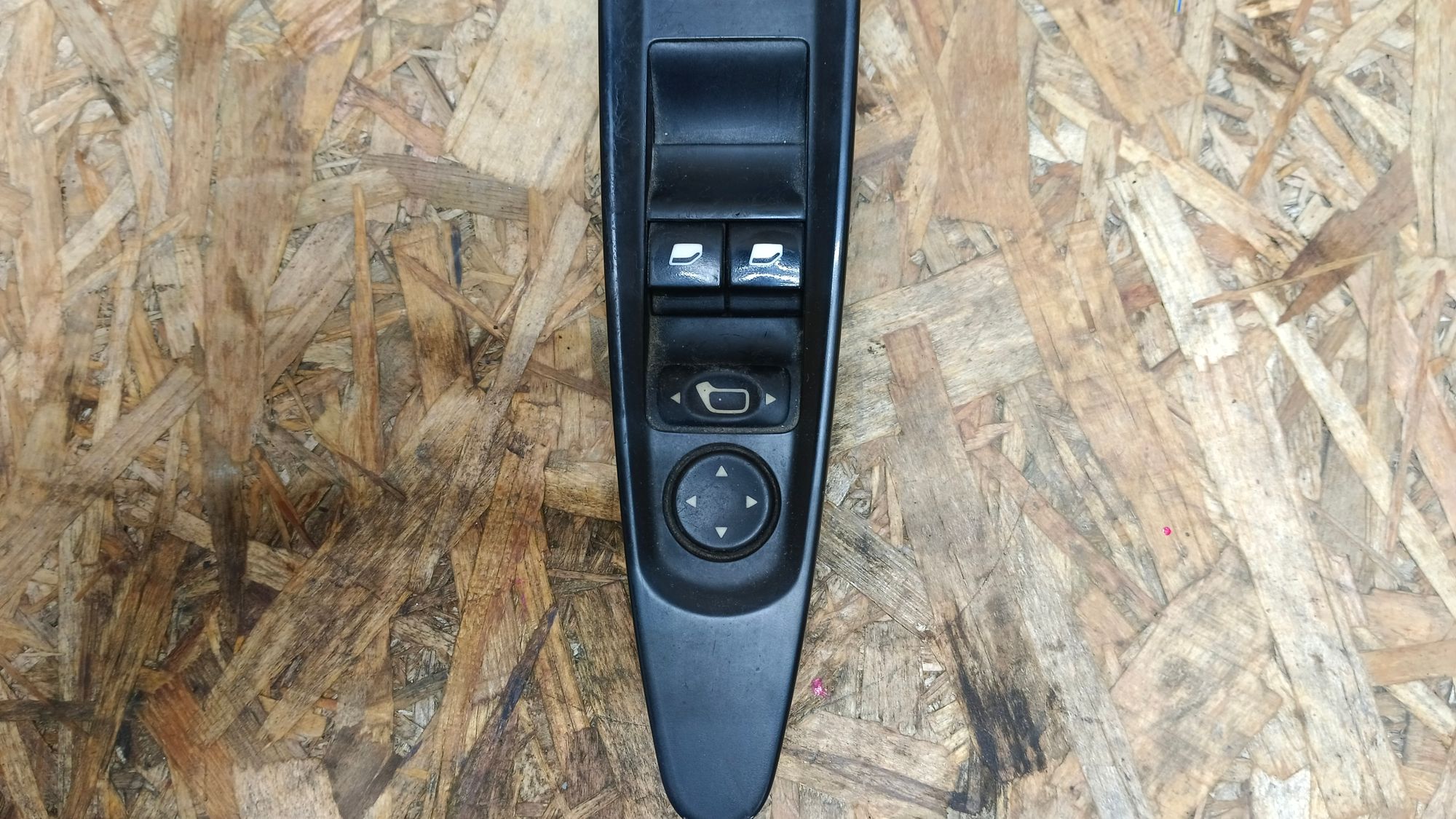 https://ycs.partsauto.market/partsauto-images/thmbs/userImages/86639159375c37f71cfc850516777b62/part/99b275c9-bd9f-4428-a99b-01584508810f_1732996224237.jpg