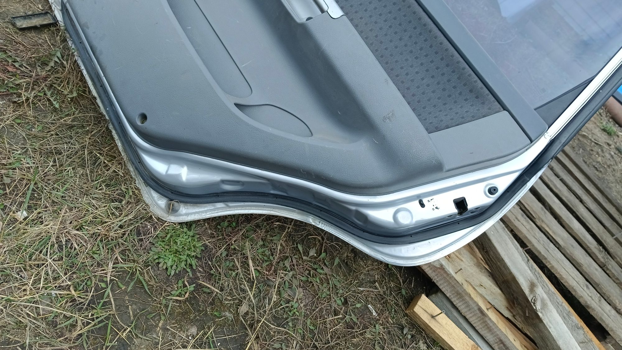 https://ycs.partsauto.market/partsauto-images/thmbs/userImages/86639159375c37f71cfc850516777b62/part/99d9e75c-e330-46a6-8333-ebf8b63f0b44_1745210313274.jpg