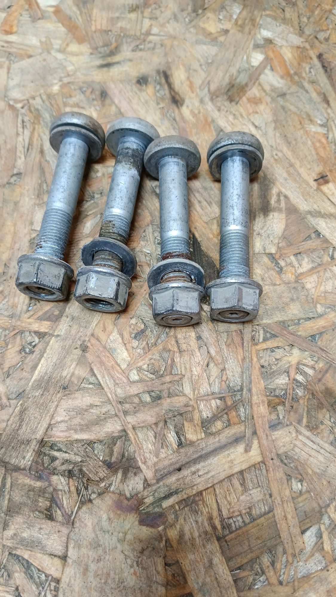 https://ycs.partsauto.market/partsauto-images/thmbs/userImages/86639159375c37f71cfc850516777b62/part/9fc1c48e-08eb-4391-b288-3245f4ba33b3_1737099154264.jpg