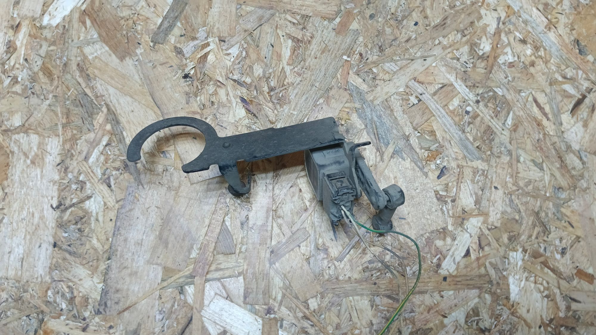 https://ycs.partsauto.market/partsauto-images/thmbs/userImages/86639159375c37f71cfc850516777b62/part/a4dbb565-5f06-4d52-9b9d-dbd6dc3d6e8c_1740286984559.jpg