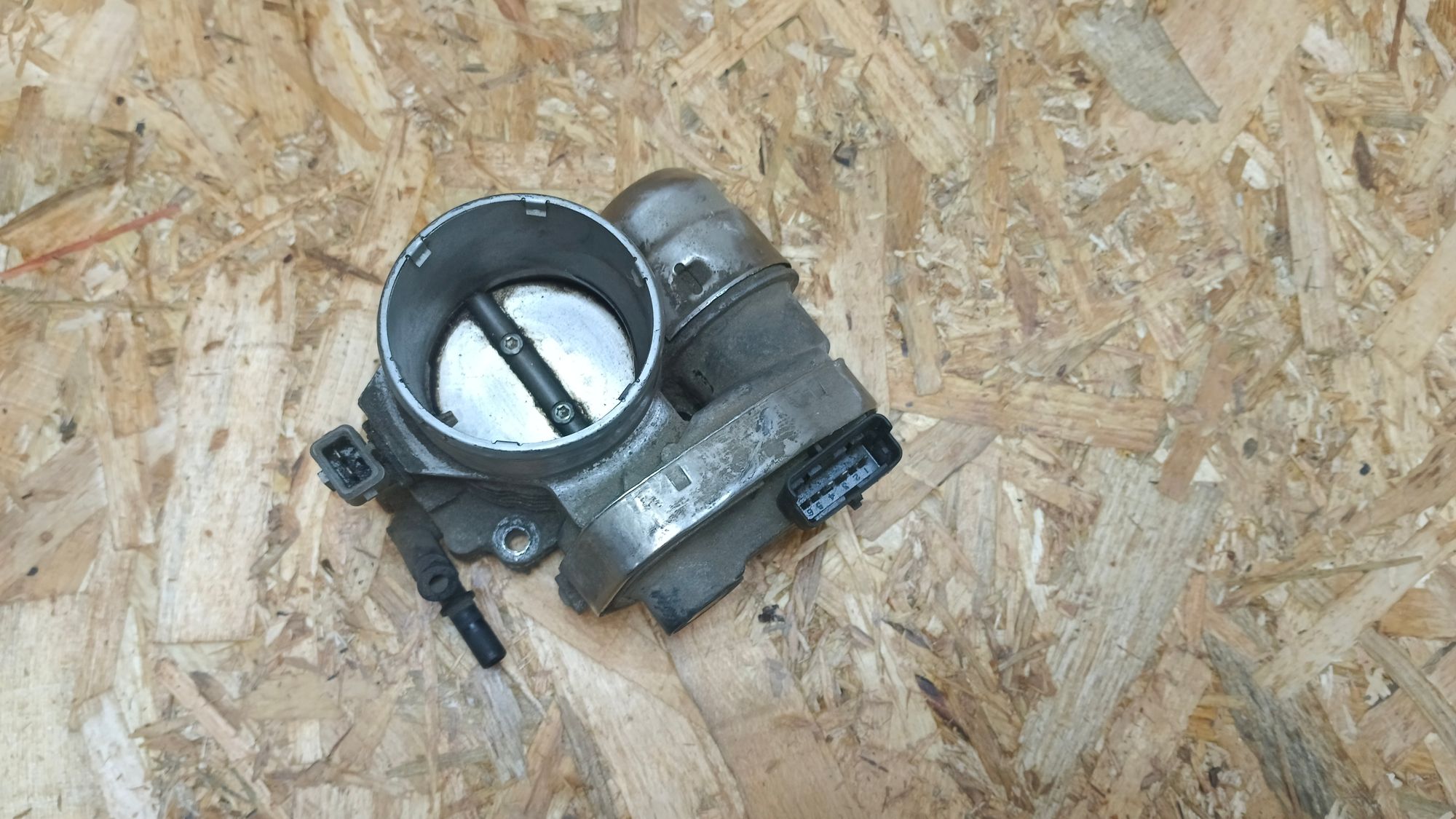 https://ycs.partsauto.market/partsauto-images/thmbs/userImages/86639159375c37f71cfc850516777b62/part/abf561c3-a013-4e30-b8fa-4c0a49959d9d_1740298550238.jpg