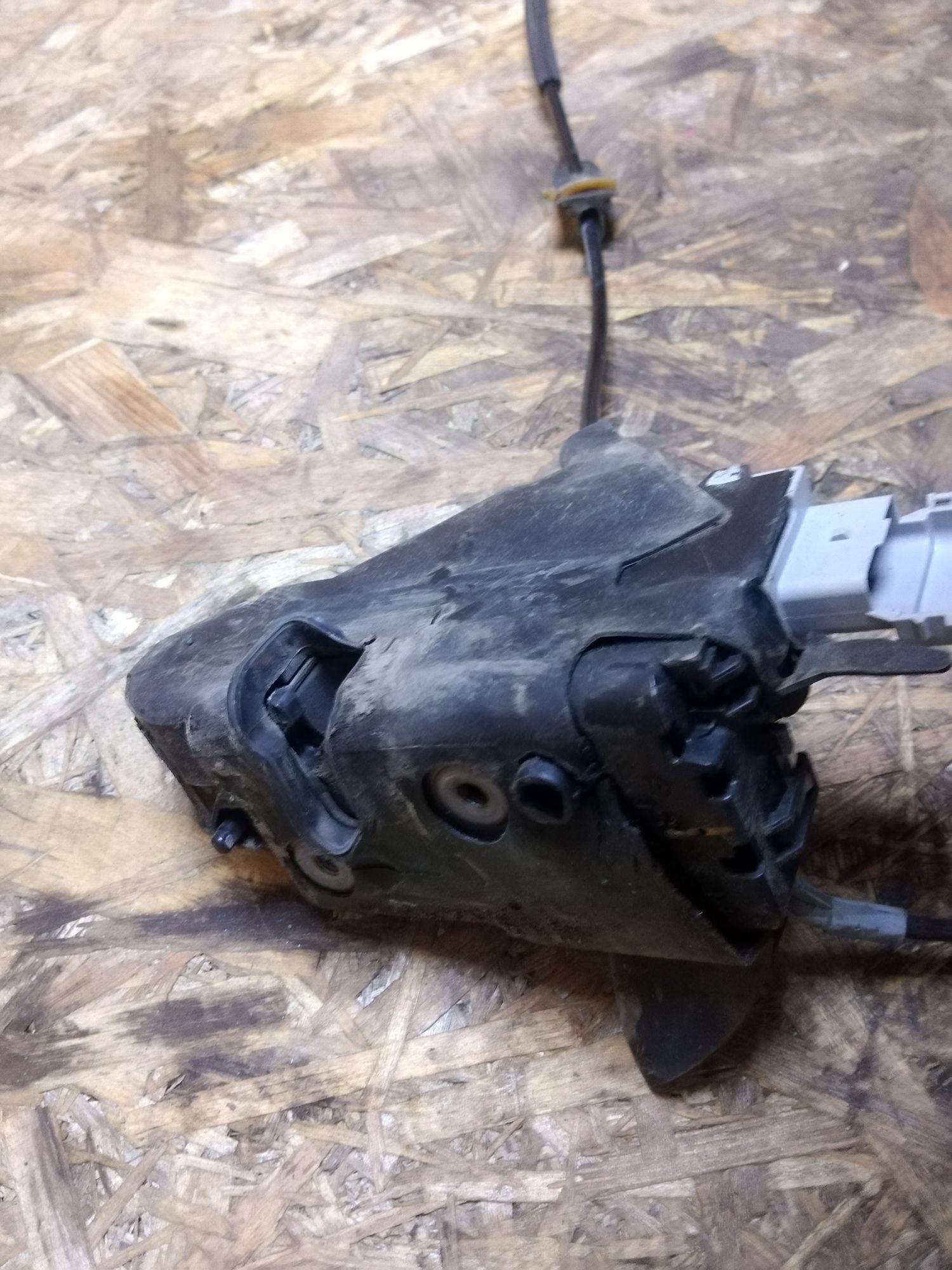 https://ycs.partsauto.market/partsauto-images/thmbs/userImages/86639159375c37f71cfc850516777b62/part/b30cf7bf-427d-4426-9f28-5e703a5018ab_1737432827272.jpg