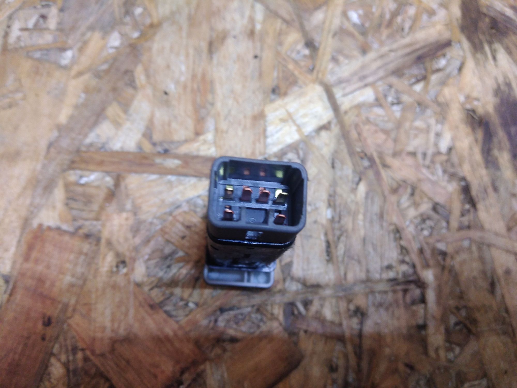 https://ycs.partsauto.market/partsauto-images/thmbs/userImages/86639159375c37f71cfc850516777b62/part/b5f33bf3-968d-4fa7-a8ad-5546ade7b099_1736079094012.jpg