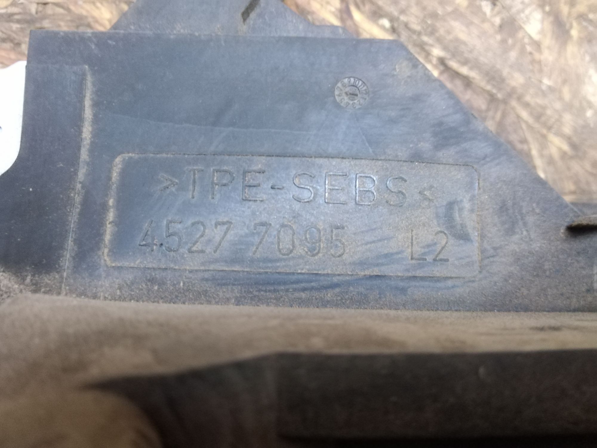https://ycs.partsauto.market/partsauto-images/thmbs/userImages/86639159375c37f71cfc850516777b62/part/b883cabb-3c09-44d5-9257-c6da6c925de6_1737432827672.jpg