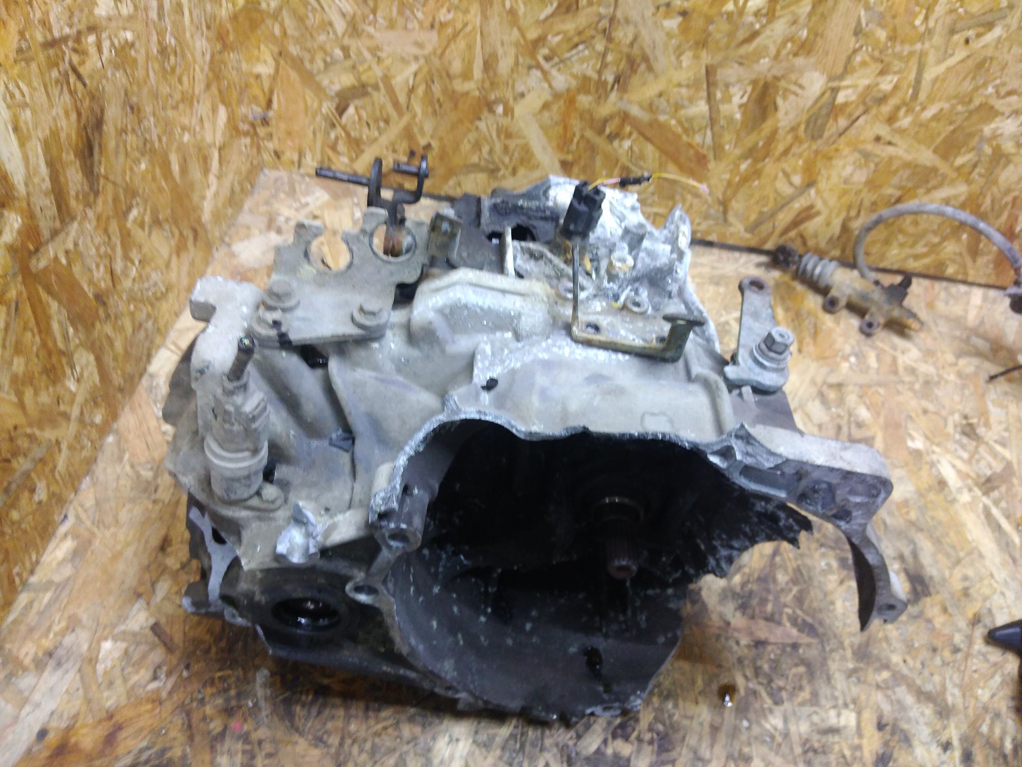 https://ycs.partsauto.market/partsauto-images/thmbs/userImages/86639159375c37f71cfc850516777b62/part/b9ba086b-7803-4e65-bd69-0900e57a3391_1734851305074.jpg