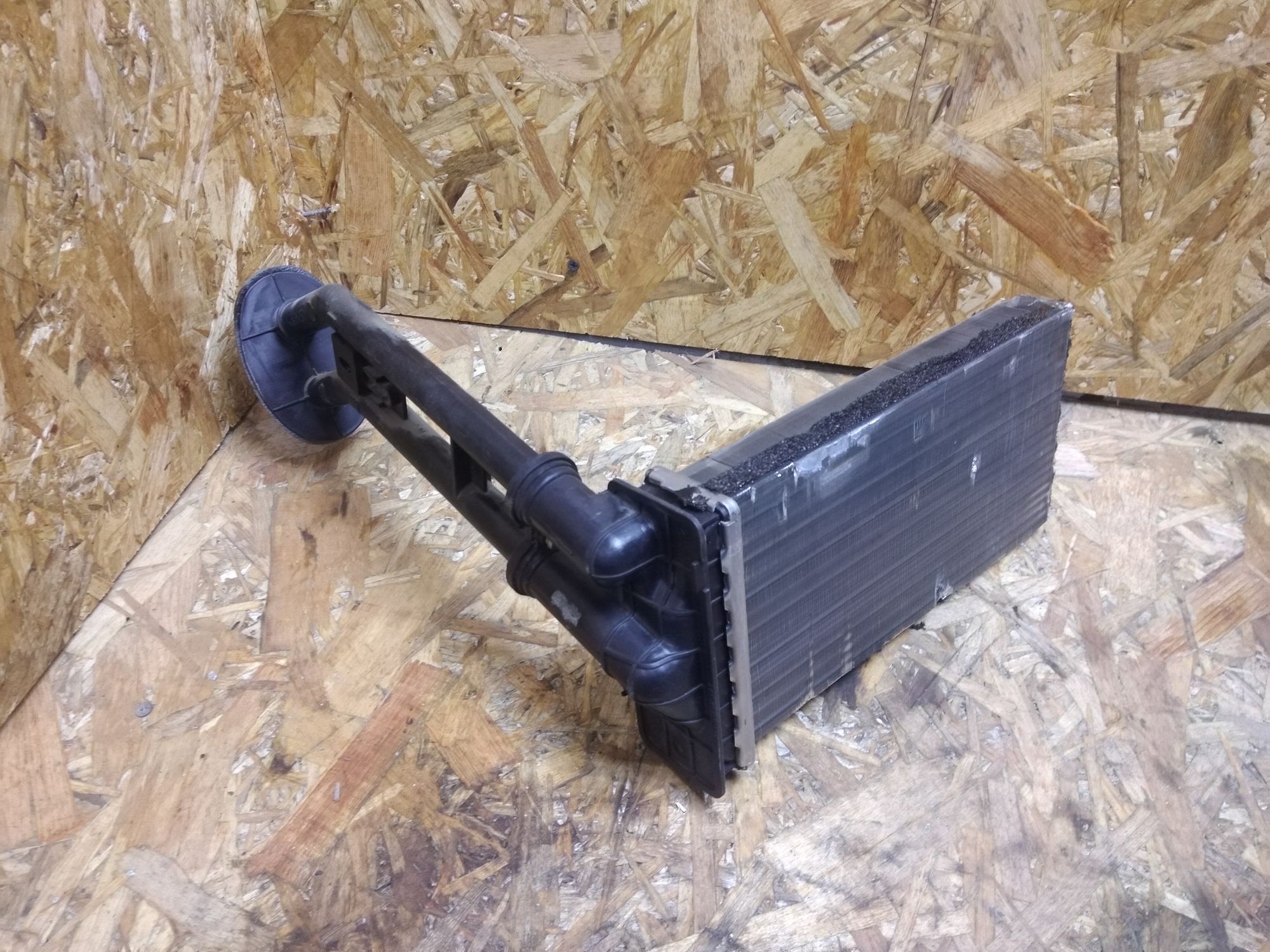 https://ycs.partsauto.market/partsauto-images/thmbs/userImages/86639159375c37f71cfc850516777b62/part/bcccb92b-4589-4432-842a-b4a2ee41d94d_1735647575473.jpg