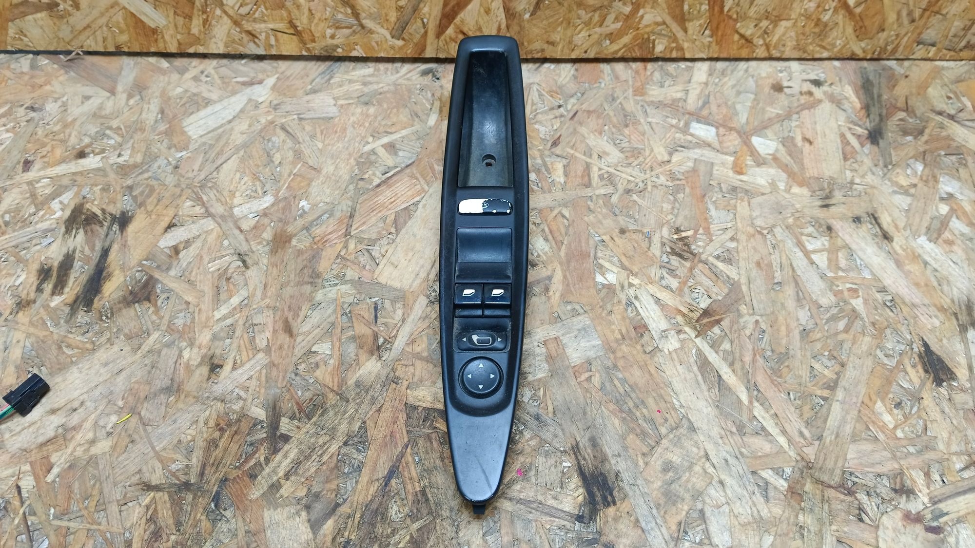 https://ycs.partsauto.market/partsauto-images/thmbs/userImages/86639159375c37f71cfc850516777b62/part/bcdf536f-523e-44c8-825c-af39934b2a18_1732996224552.jpg