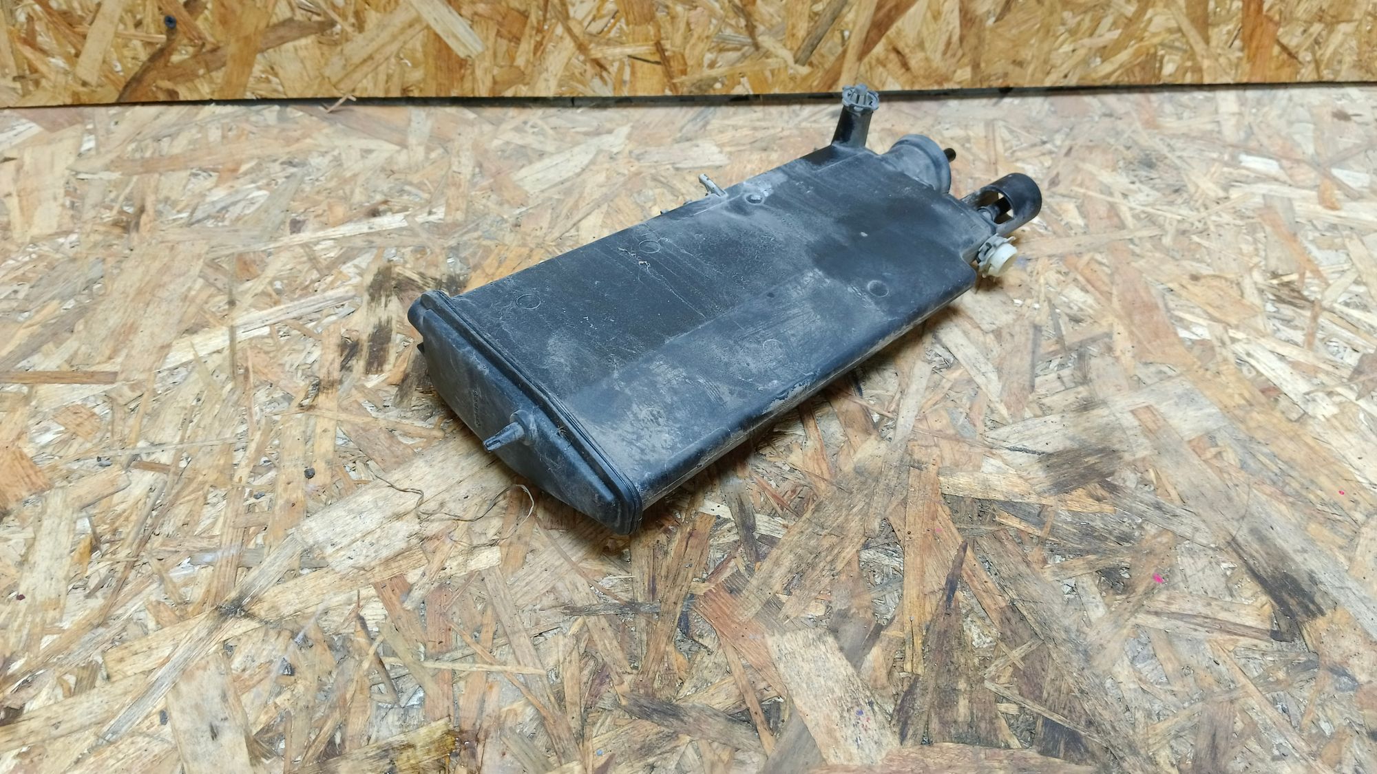 https://ycs.partsauto.market/partsauto-images/thmbs/userImages/86639159375c37f71cfc850516777b62/part/bd760b38-2134-4cb3-8fa9-1af05ddcf788_1732475017192.jpg