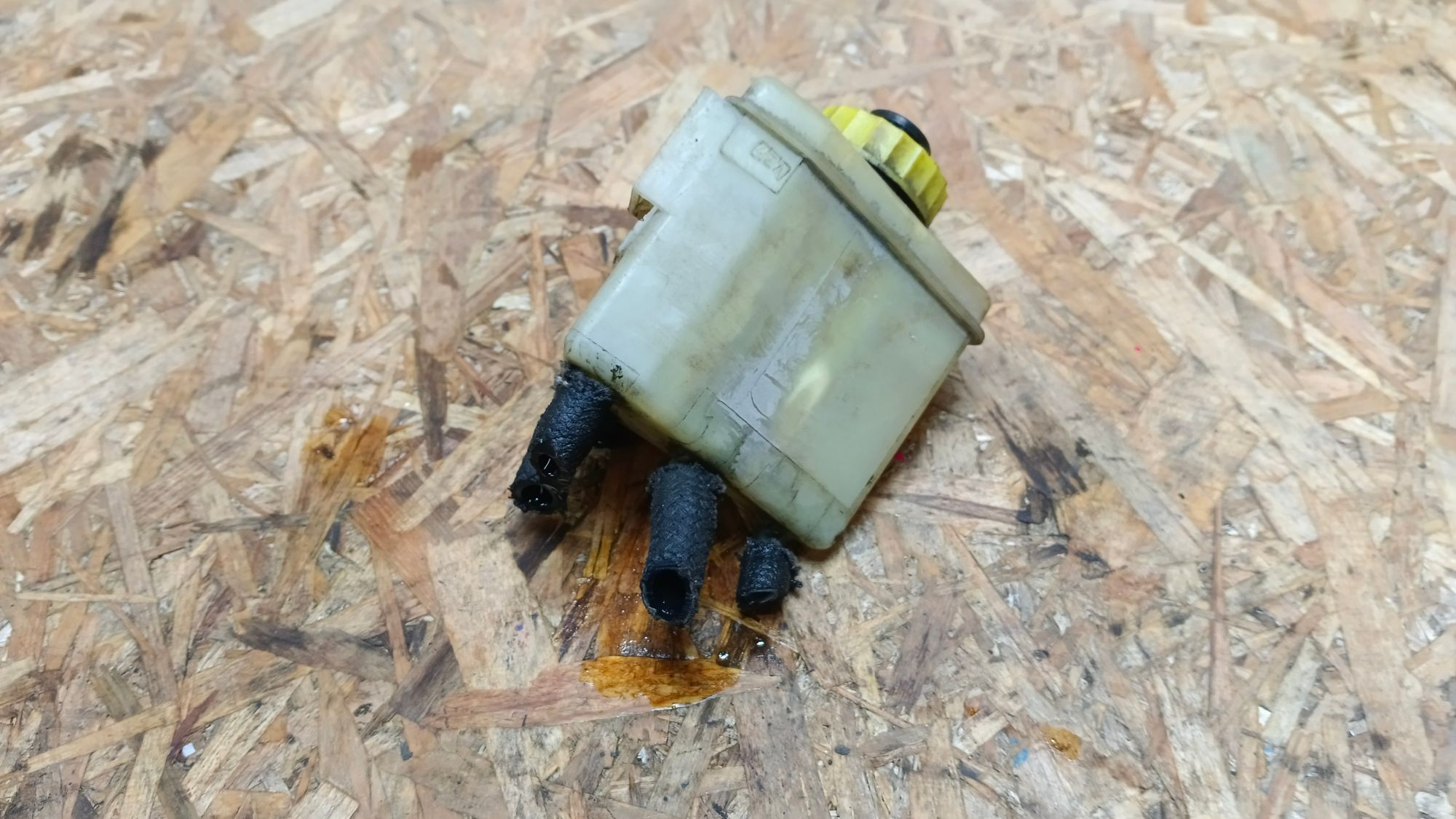 https://ycs.partsauto.market/partsauto-images/thmbs/userImages/86639159375c37f71cfc850516777b62/part/caf61d2e-c9b4-4bb7-a793-6b9f9f586bef_1731323402352.jpg