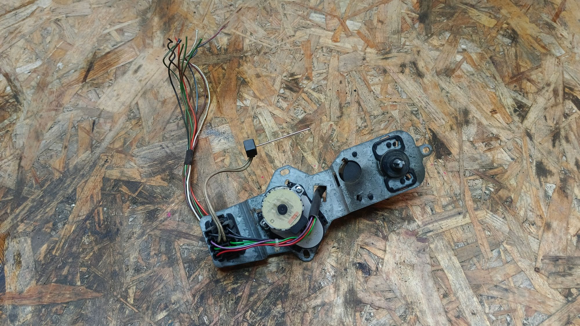 https://ycs.partsauto.market/partsauto-images/thmbs/userImages/86639159375c37f71cfc850516777b62/part/ced50083-f82d-463f-8de5-f0ad5d9af9a5_1740192695740.jpg