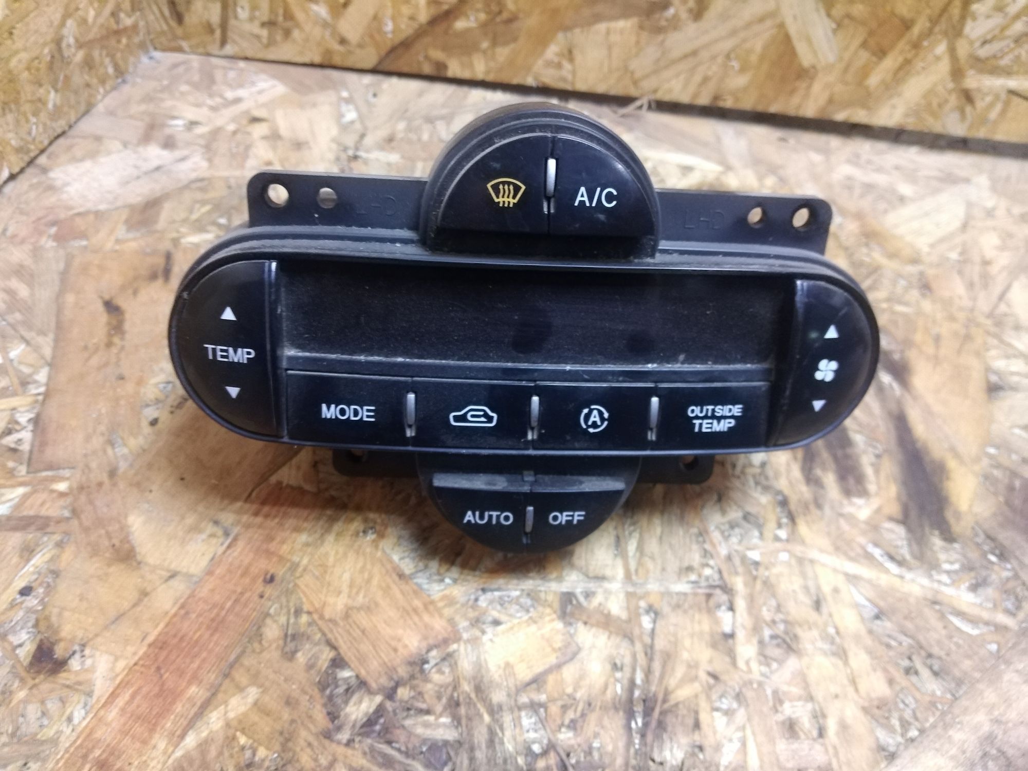 https://ycs.partsauto.market/partsauto-images/thmbs/userImages/86639159375c37f71cfc850516777b62/part/d150f805-ec15-4e99-840d-6847c483c6f9_1735068102394.jpg