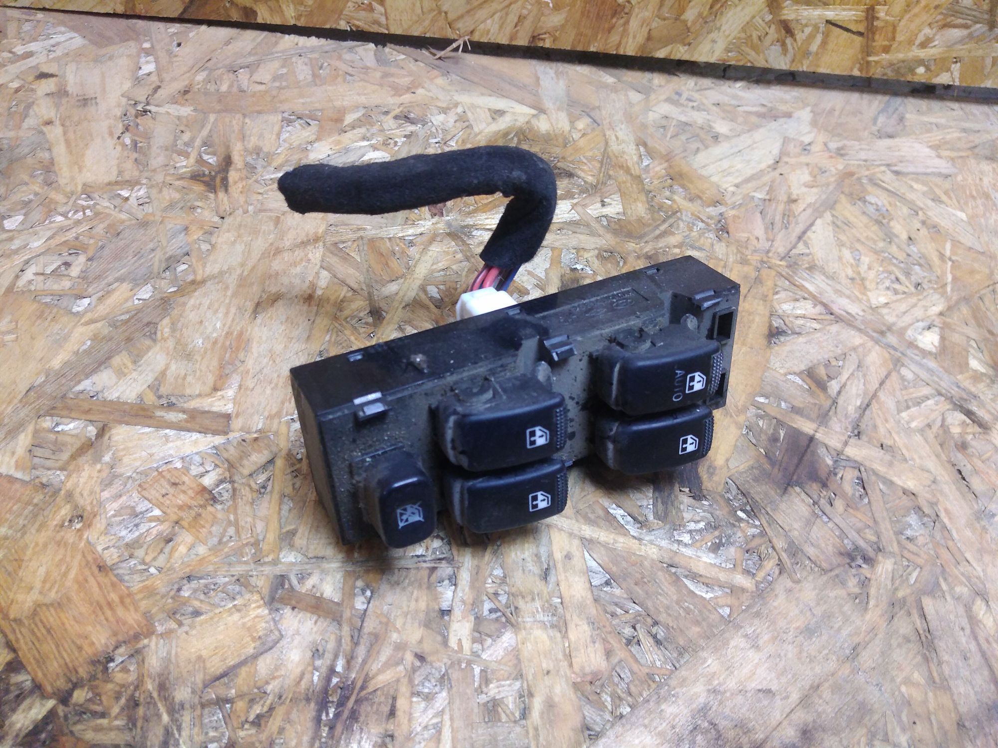 https://ycs.partsauto.market/partsauto-images/thmbs/userImages/86639159375c37f71cfc850516777b62/part/d31fcfbb-82f7-4805-8247-54b7d86d1570_1735583206488.jpg