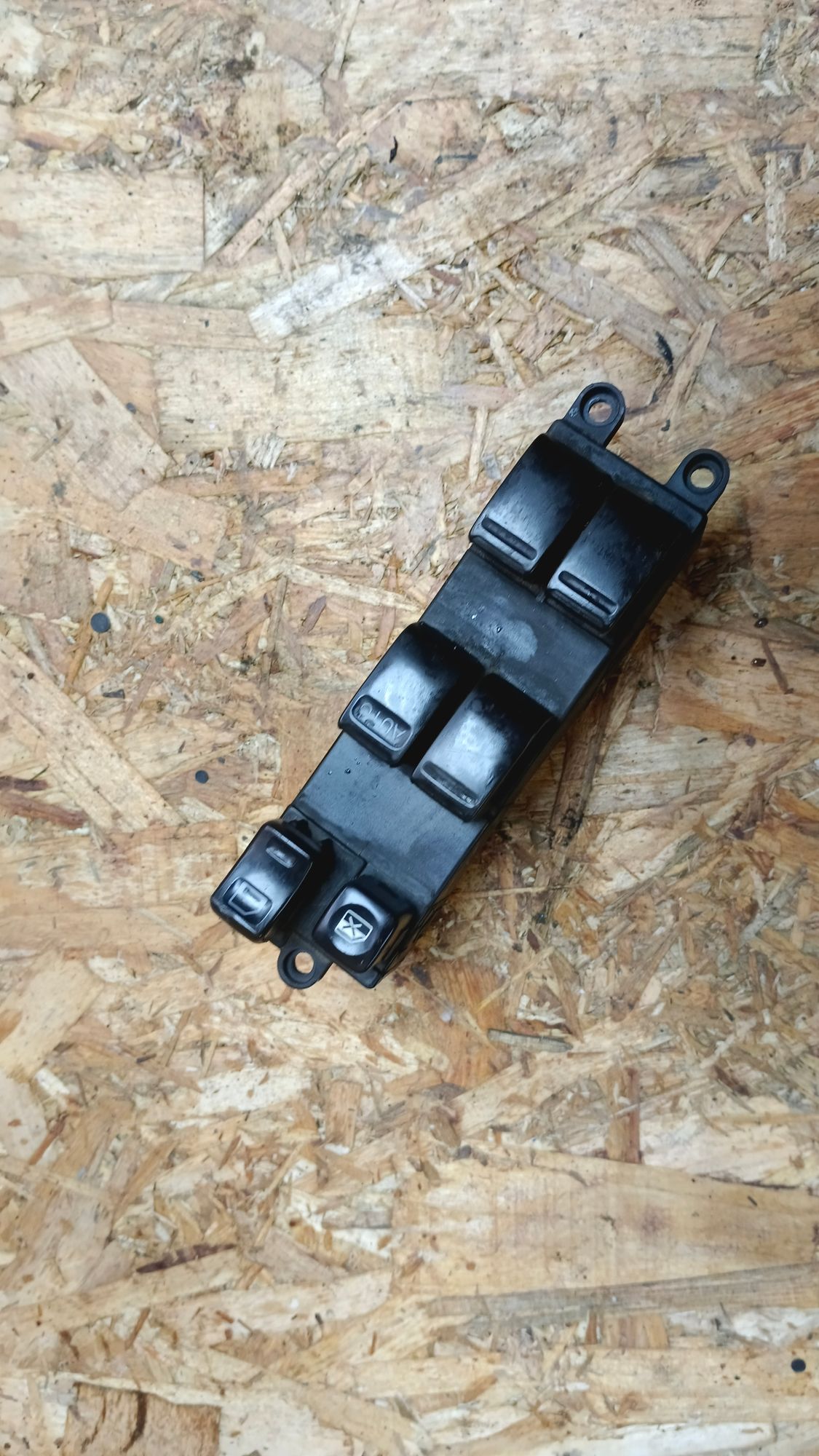 https://ycs.partsauto.market/partsauto-images/thmbs/userImages/86639159375c37f71cfc850516777b62/part/dce50996-c423-4929-b761-c5b069283439_1745732871022.jpg