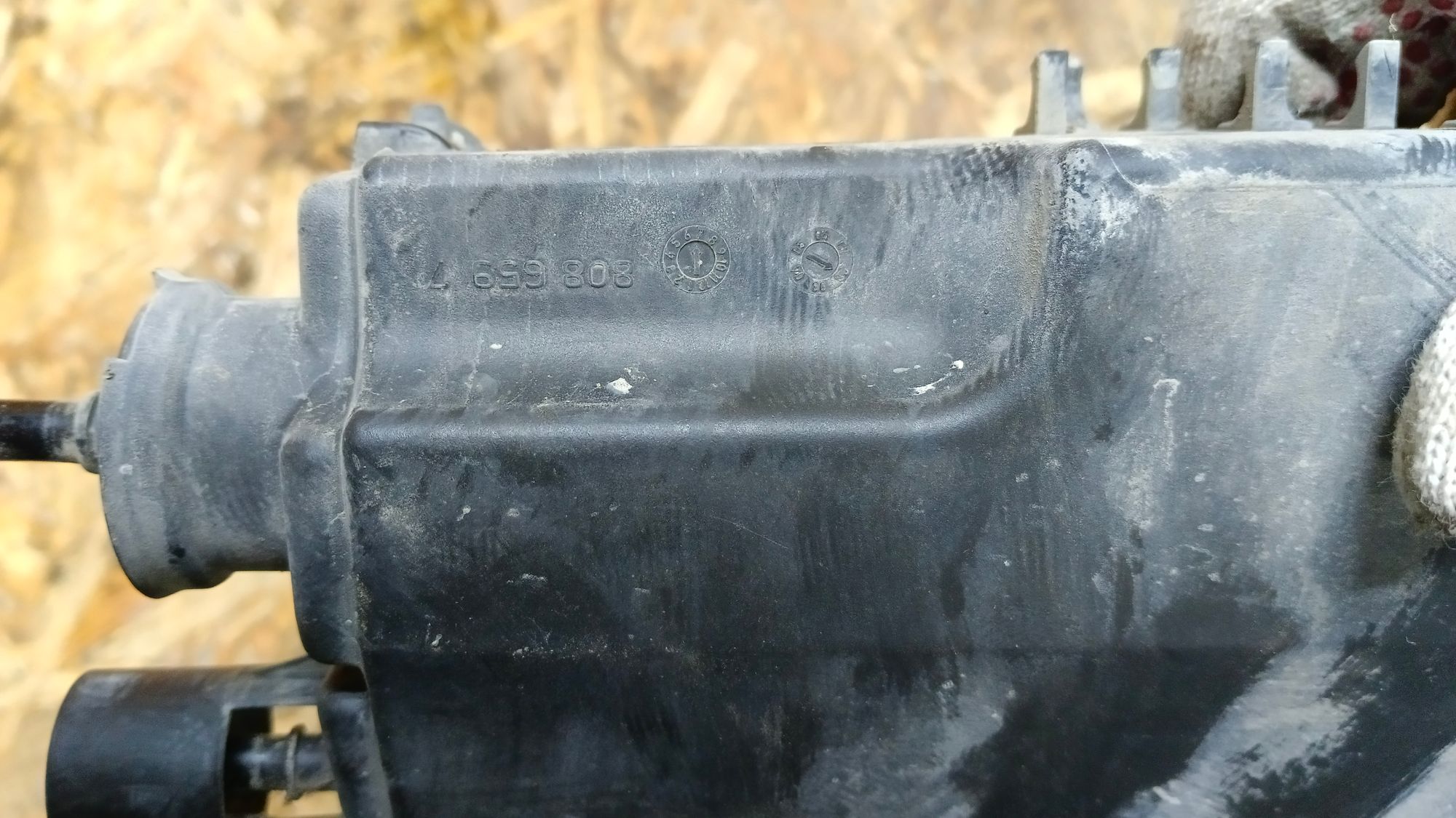 https://ycs.partsauto.market/partsauto-images/thmbs/userImages/86639159375c37f71cfc850516777b62/part/dfc522a8-02ad-4b61-84b4-2448b74e5caa_1732475017421.jpg