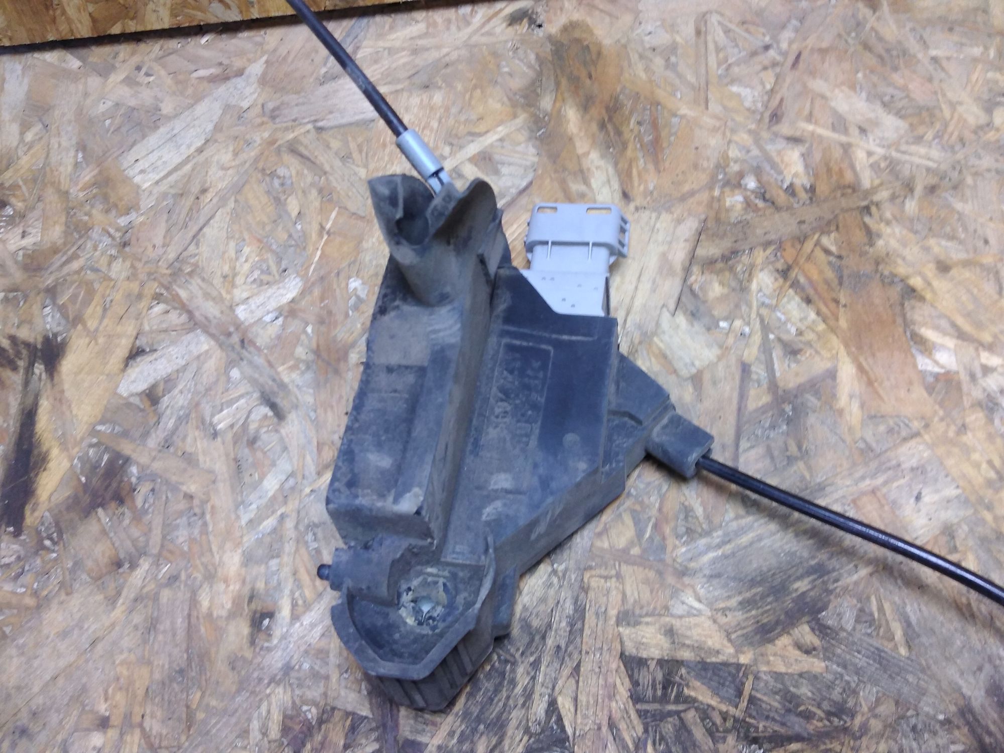 https://ycs.partsauto.market/partsauto-images/thmbs/userImages/86639159375c37f71cfc850516777b62/part/e8610d66-2dc4-4a56-a5a7-1e1970f10c9a_1737432827059.jpg