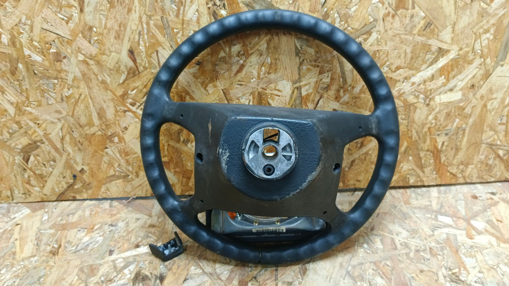 https://ycs.partsauto.market/partsauto-images/thmbs/userImages/86639159375c37f71cfc850516777b62/part/ea57d823-ba02-49ef-83d5-4e647a05a8c2_1730347909952.jpg