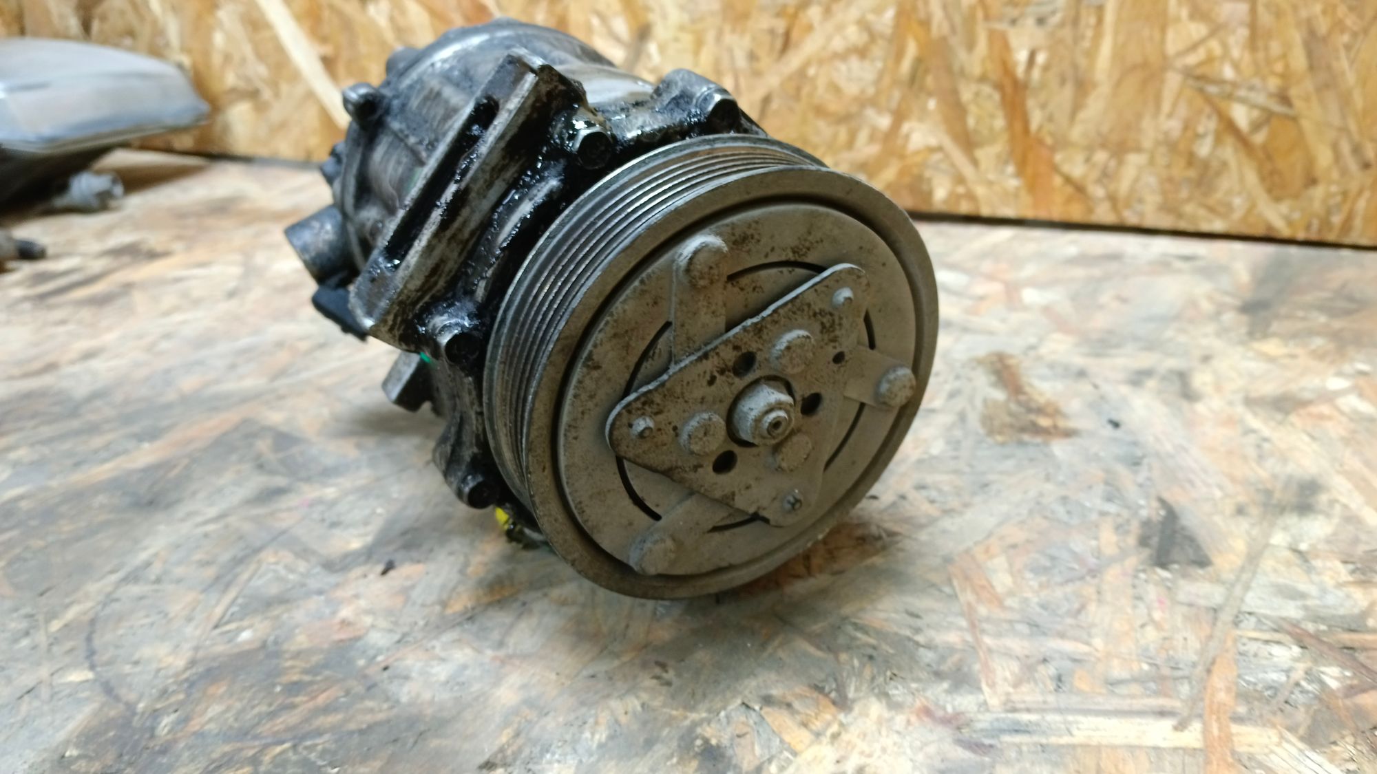 https://ycs.partsauto.market/partsauto-images/thmbs/userImages/86639159375c37f71cfc850516777b62/part/eb98fea7-c3df-410a-bb40-f6cd77306baa_1739970405851.jpg