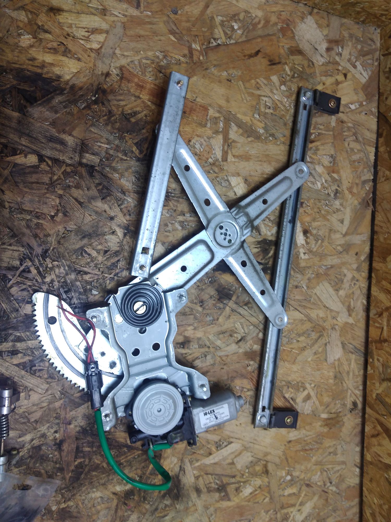 https://ycs.partsauto.market/partsauto-images/thmbs/userImages/86639159375c37f71cfc850516777b62/part/ec0e693d-3633-4eb4-ab60-1cbb8d640424_1734844671745.jpg