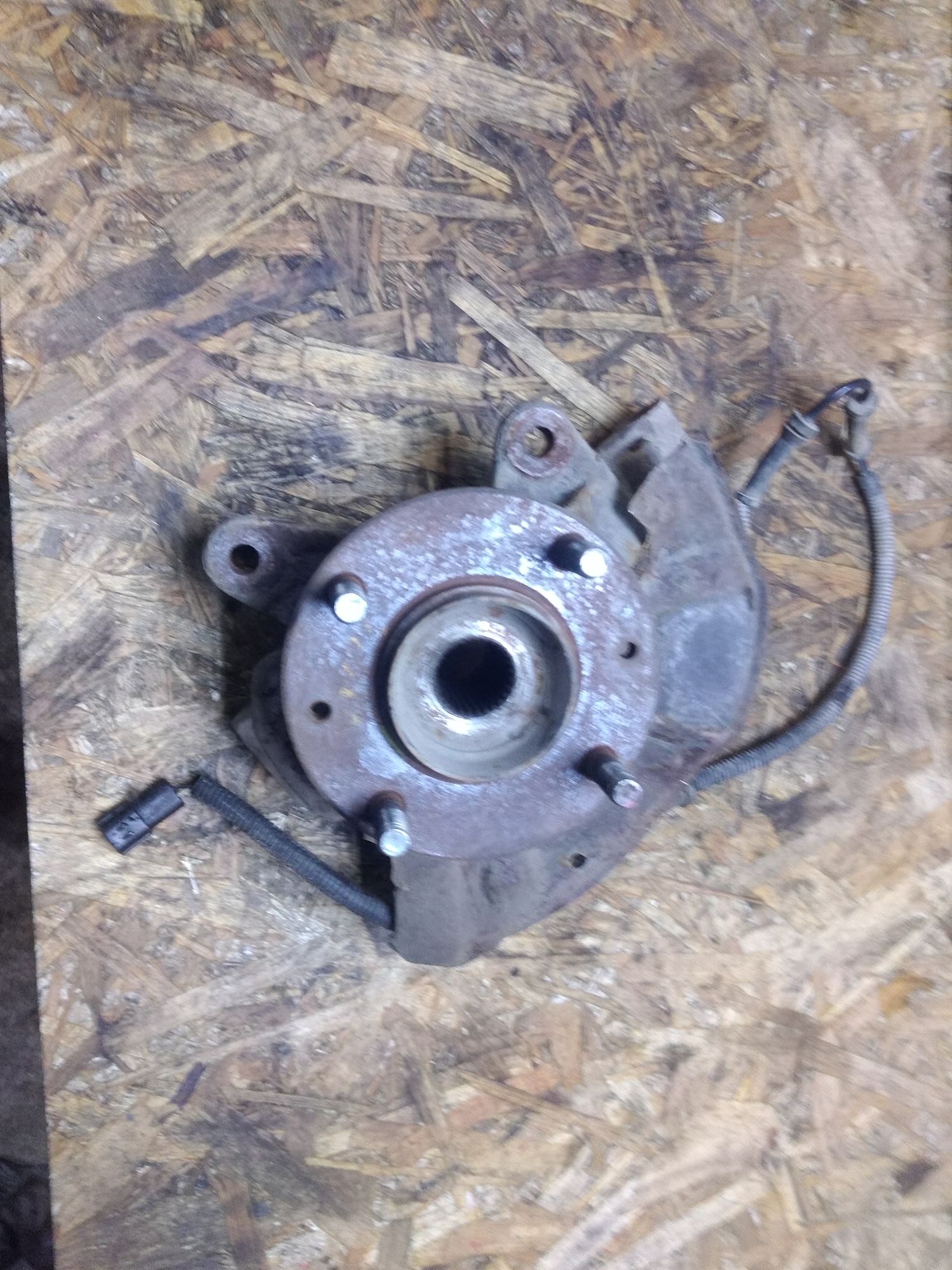 https://ycs.partsauto.market/partsauto-images/thmbs/userImages/86639159375c37f71cfc850516777b62/part/eefc96b1-cc93-4420-a8ce-665eb65711c5_1735932671705.jpg