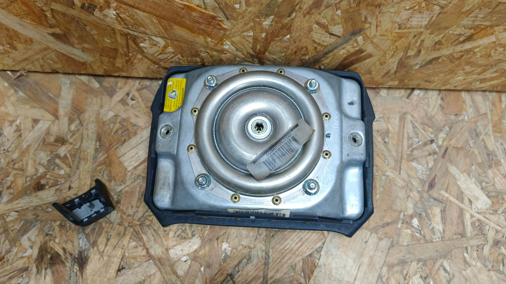 https://ycs.partsauto.market/partsauto-images/thmbs/userImages/86639159375c37f71cfc850516777b62/part/fe2baac2-77e6-44de-b20d-d2f5d20f016f_1730347910268.jpg
