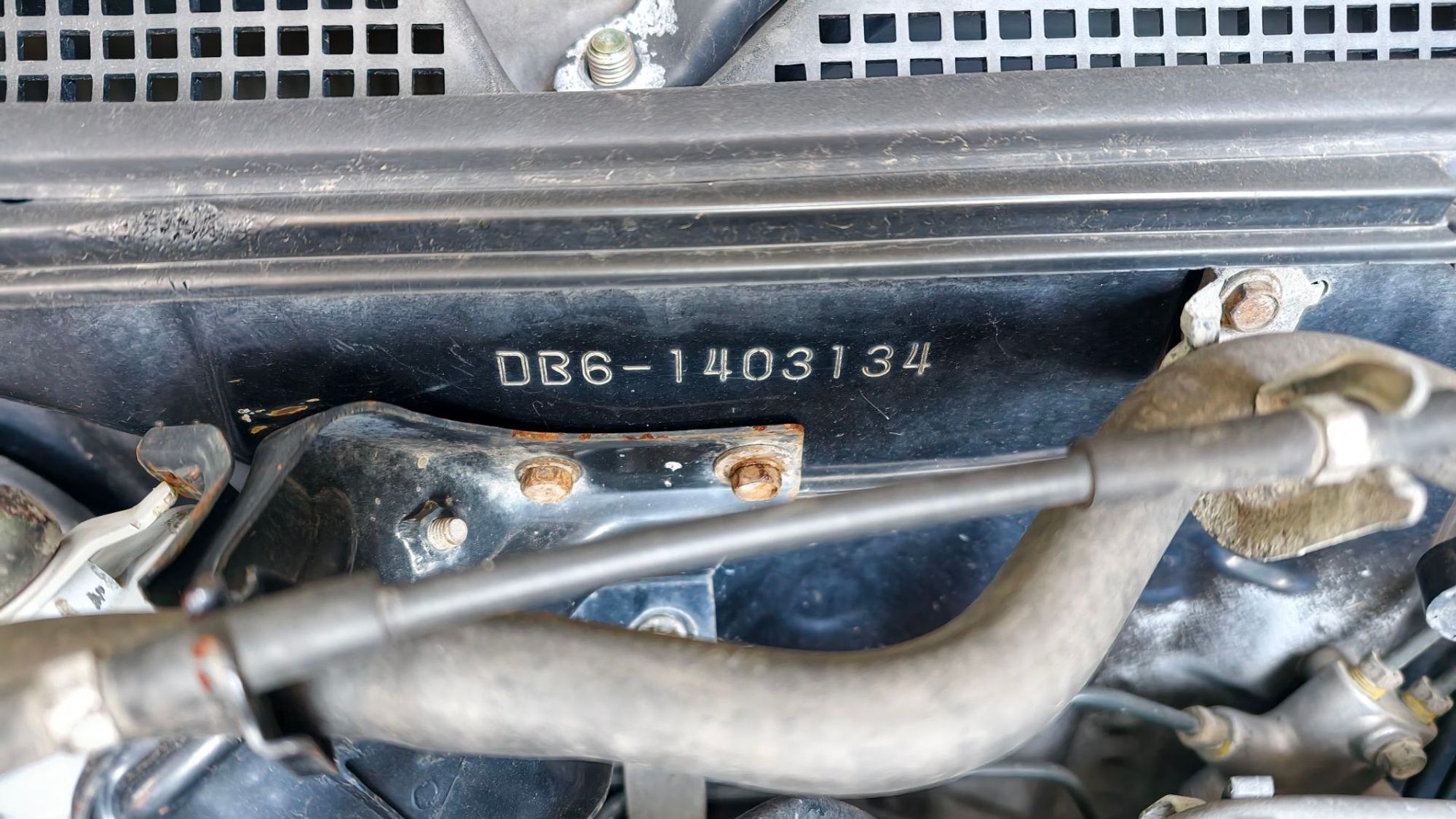 https://ycs.partsauto.market/partsauto-images/thmbs/userImages/87497919e31020c6b1c735431d06908a/car/297f44a2-82c2-4dbd-876c-8ad067cca3bb_1782705544619.jpg