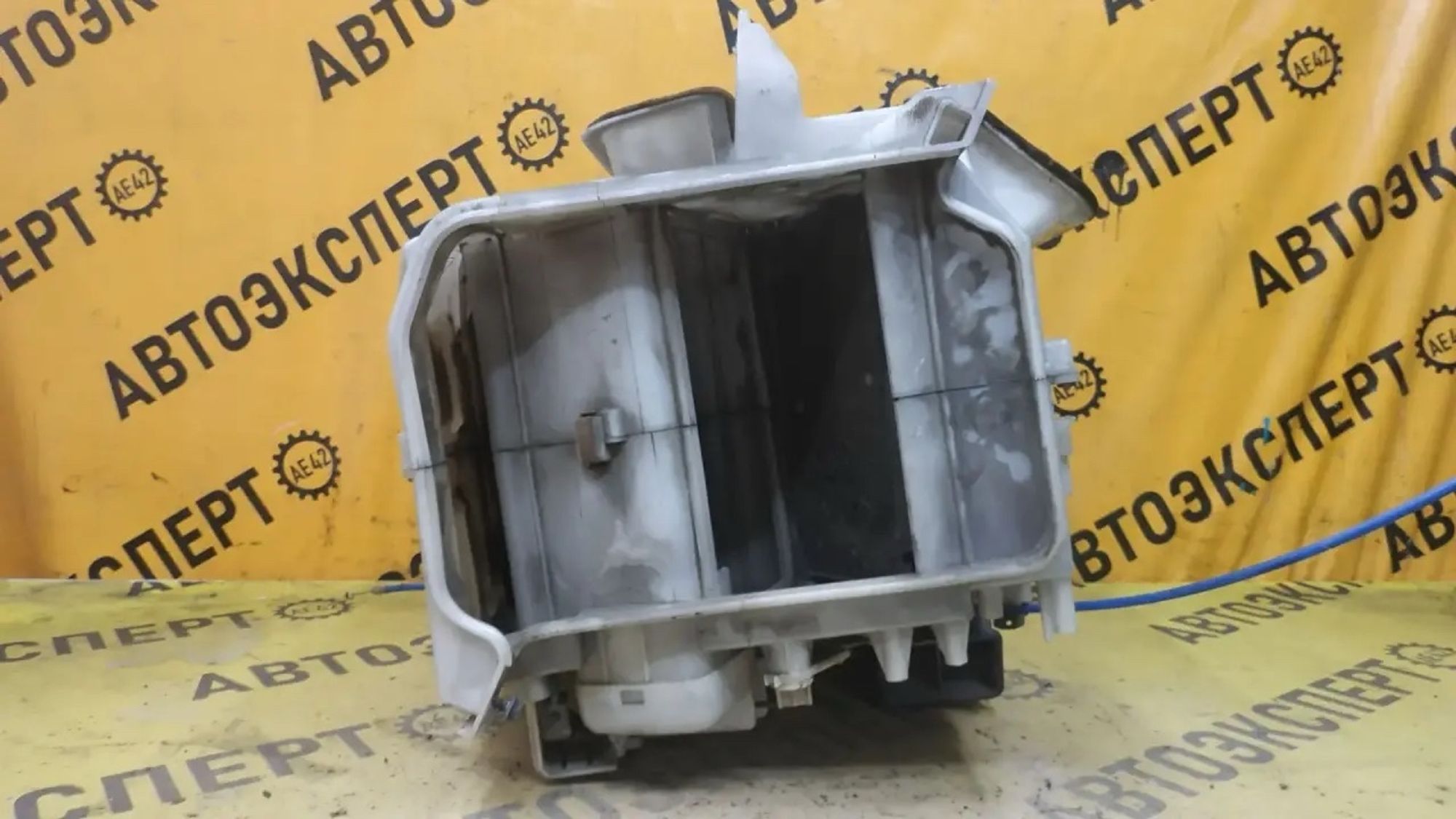 https://ycs.partsauto.market/partsauto-images/thmbs/userImages/87497919e31020c6b1c735431d06908a/part/06933db9-f818-41ec-81b7-eebada42adce_1783410384684.jpg