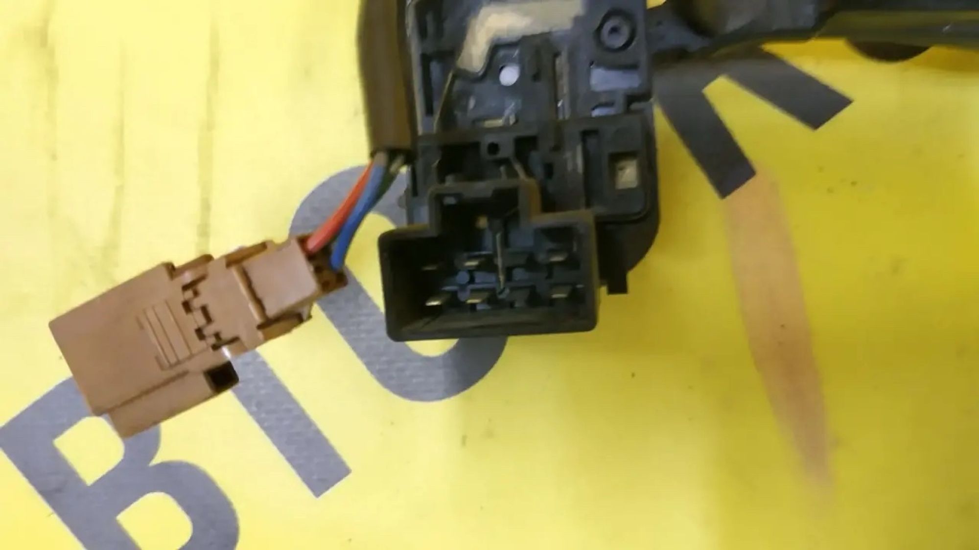 https://ycs.partsauto.market/partsauto-images/thmbs/userImages/87497919e31020c6b1c735431d06908a/part/06a6a450-9e2e-43de-bfed-3c6b0835851e_1789527030683.jpg