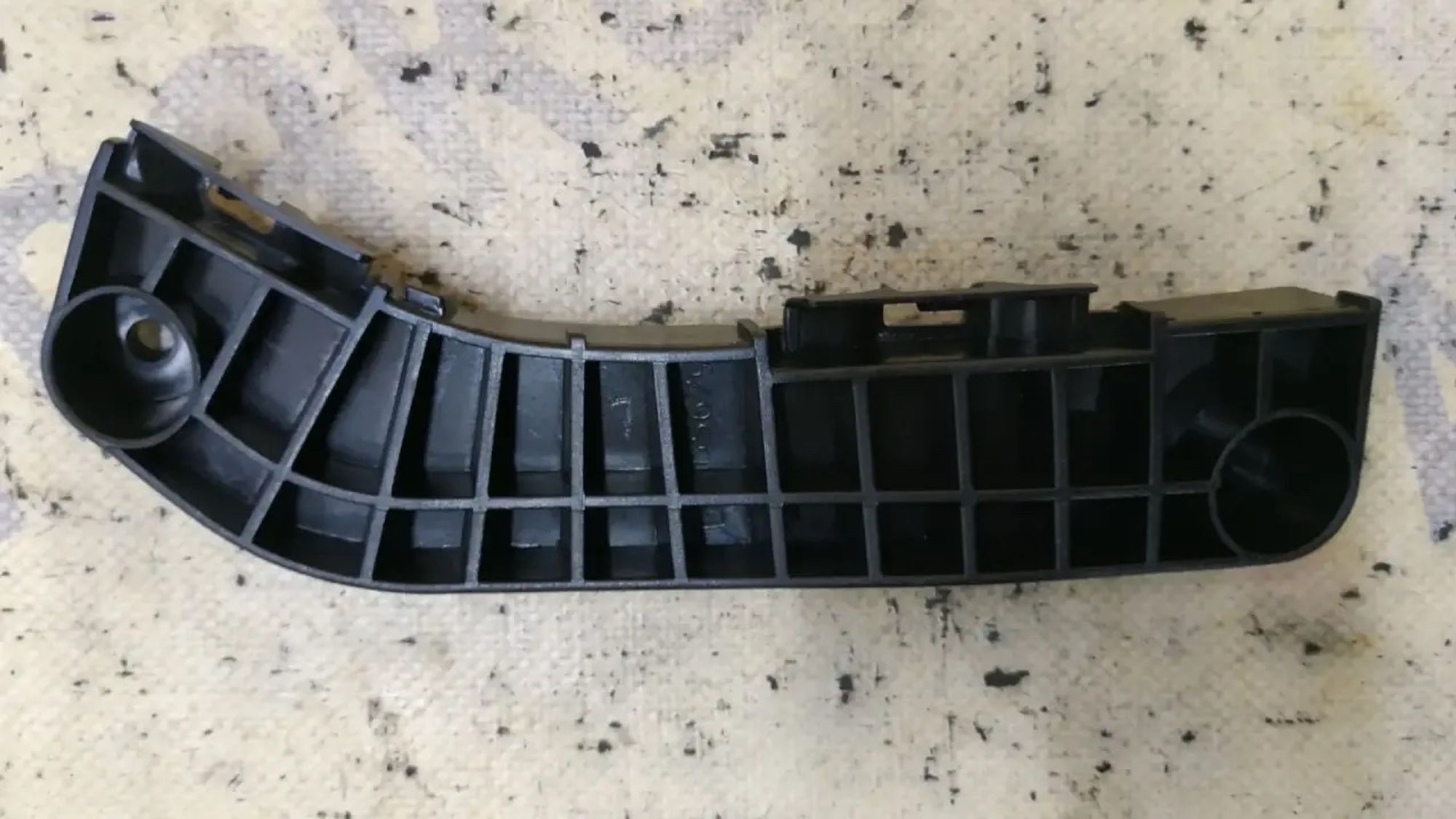 https://ycs.partsauto.market/partsauto-images/thmbs/userImages/87497919e31020c6b1c735431d06908a/part/08b6661a-39a7-4225-ba55-613b0d1cdd3d_1786090900942.jpg