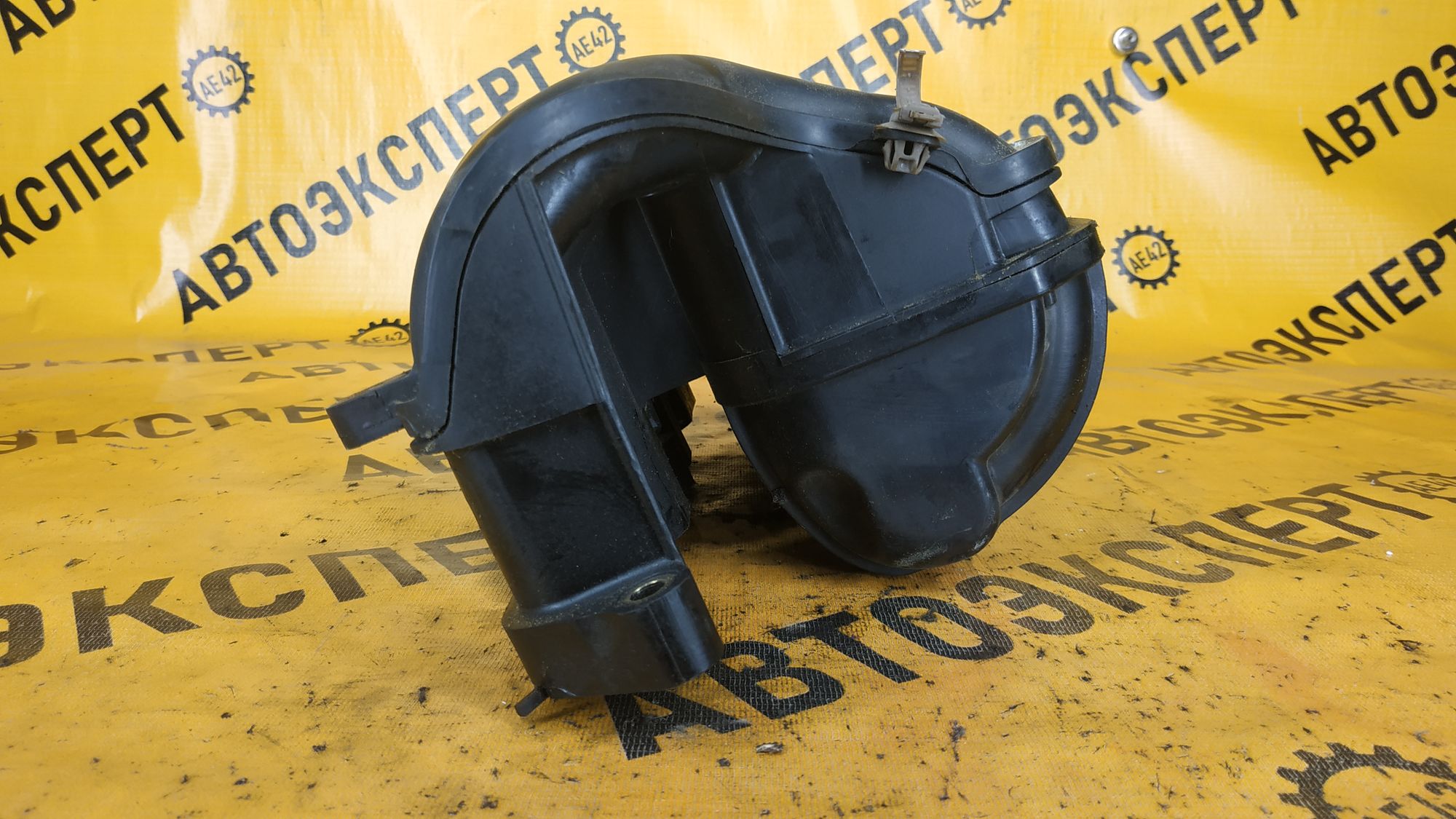 https://ycs.partsauto.market/partsauto-images/thmbs/userImages/87497919e31020c6b1c735431d06908a/part/0aaa8e44-9b9f-4f2b-a20c-f7c4bcf91e7e_1712728690386.jpg