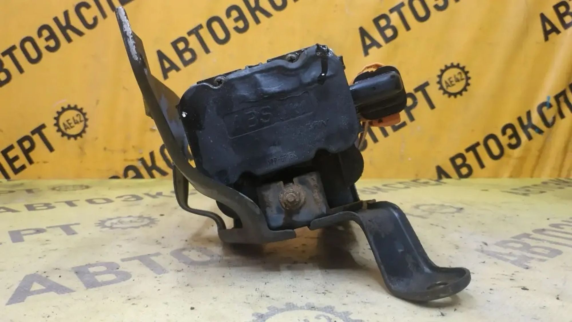 https://ycs.partsauto.market/partsauto-images/thmbs/userImages/87497919e31020c6b1c735431d06908a/part/0b70aa44-c196-4c9a-b609-f16f38f69b66_1782896773718.jpg