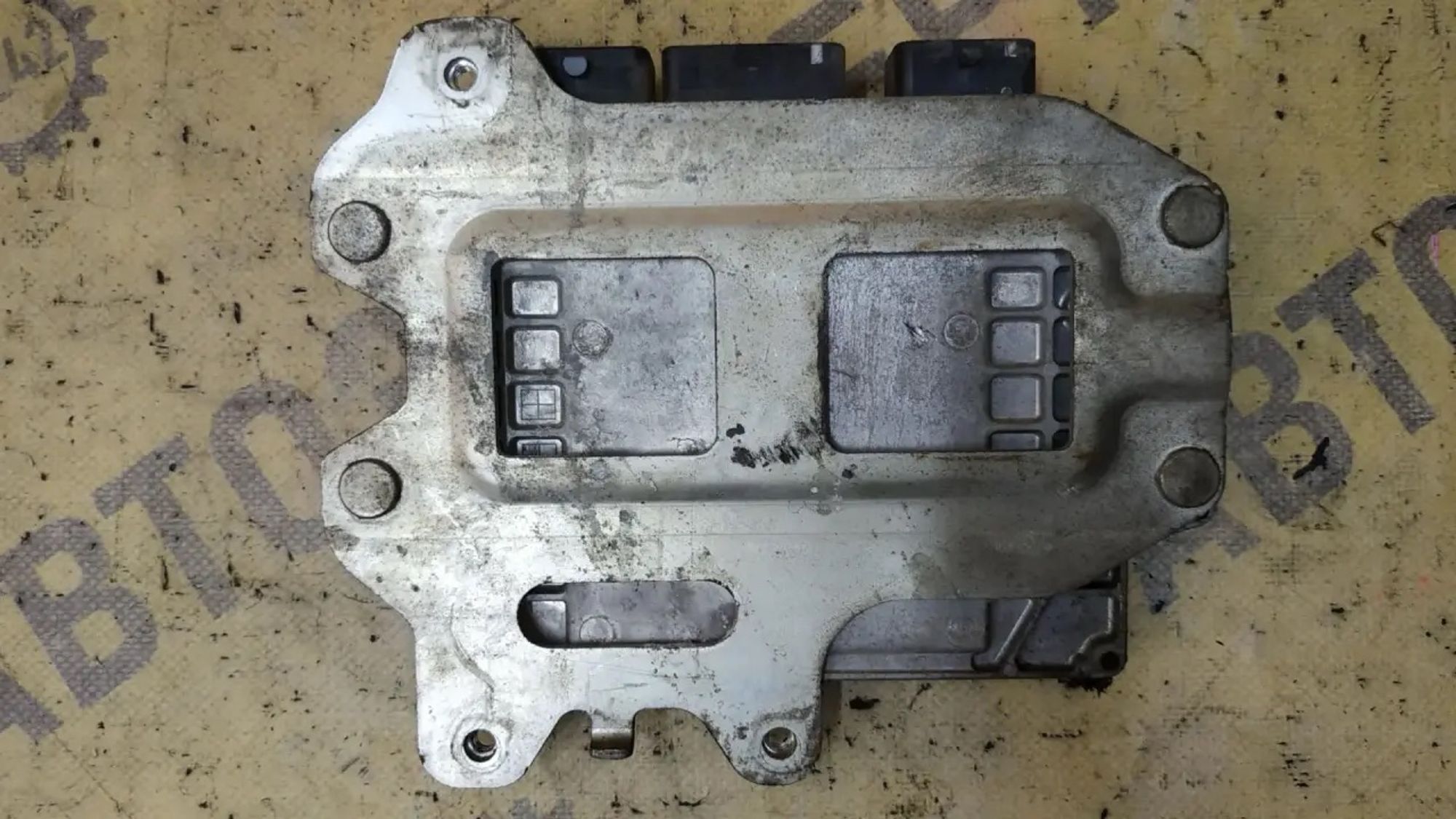 https://ycs.partsauto.market/partsauto-images/thmbs/userImages/87497919e31020c6b1c735431d06908a/part/0b8d06ce-d631-46c3-9880-6426d0ab27c4_1785832091930.jpg