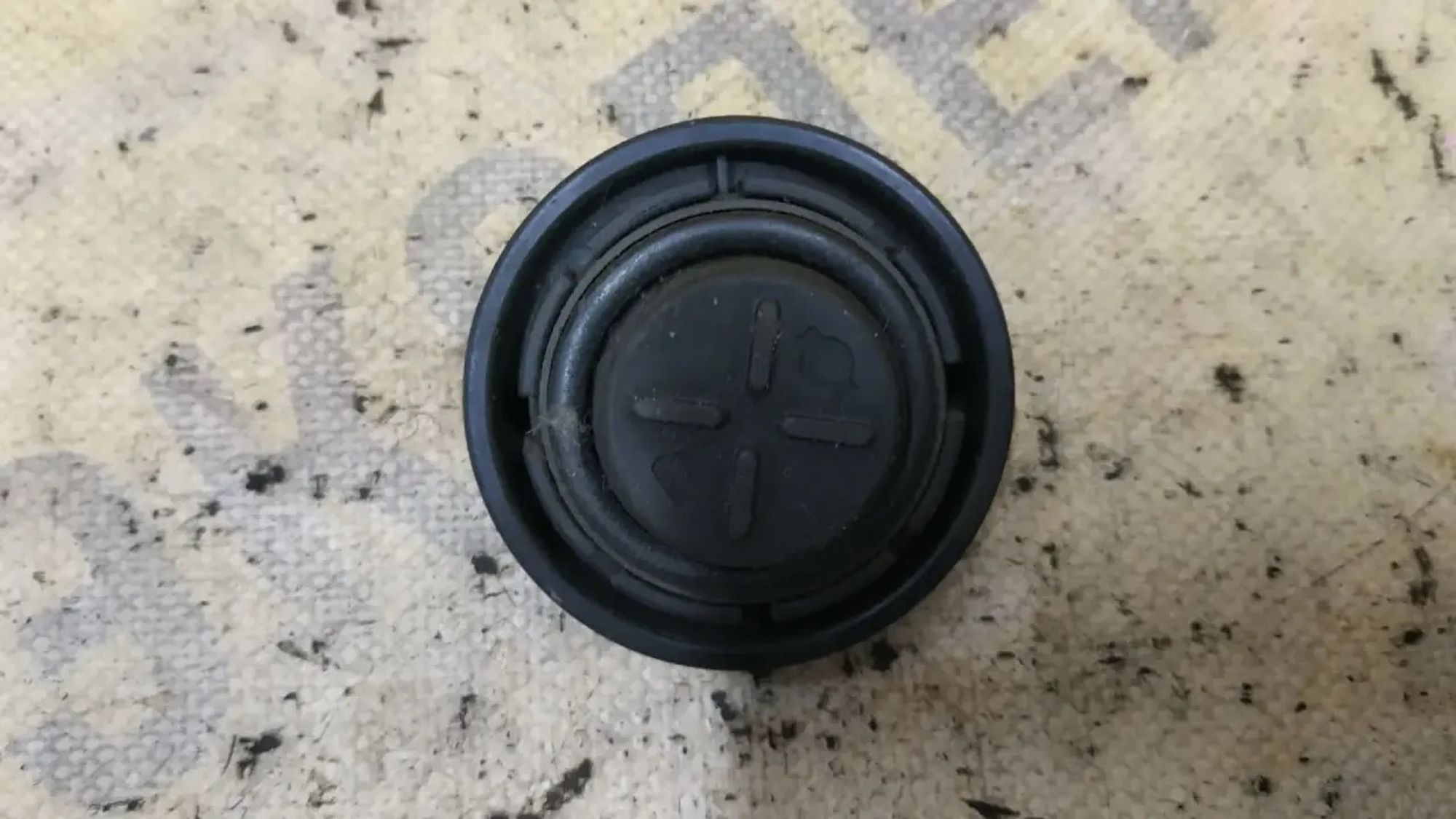 https://ycs.partsauto.market/partsauto-images/thmbs/userImages/87497919e31020c6b1c735431d06908a/part/0be6e3a7-eafc-4302-9510-80b3186acdd1_1785132515159.jpg