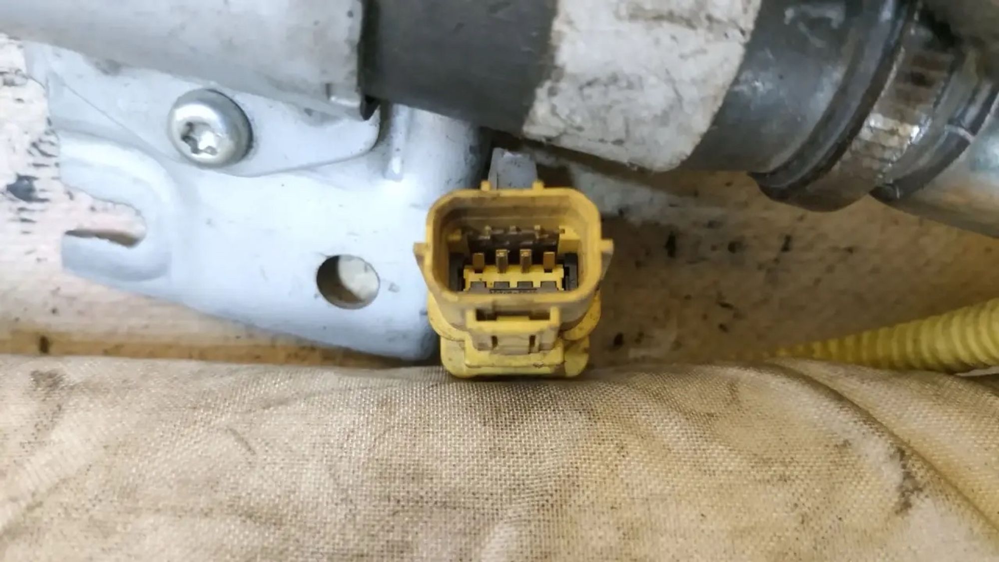 https://ycs.partsauto.market/partsauto-images/thmbs/userImages/87497919e31020c6b1c735431d06908a/part/0d495e06-10f3-488b-a9f8-60f5e095a29a_1785556998512.jpg