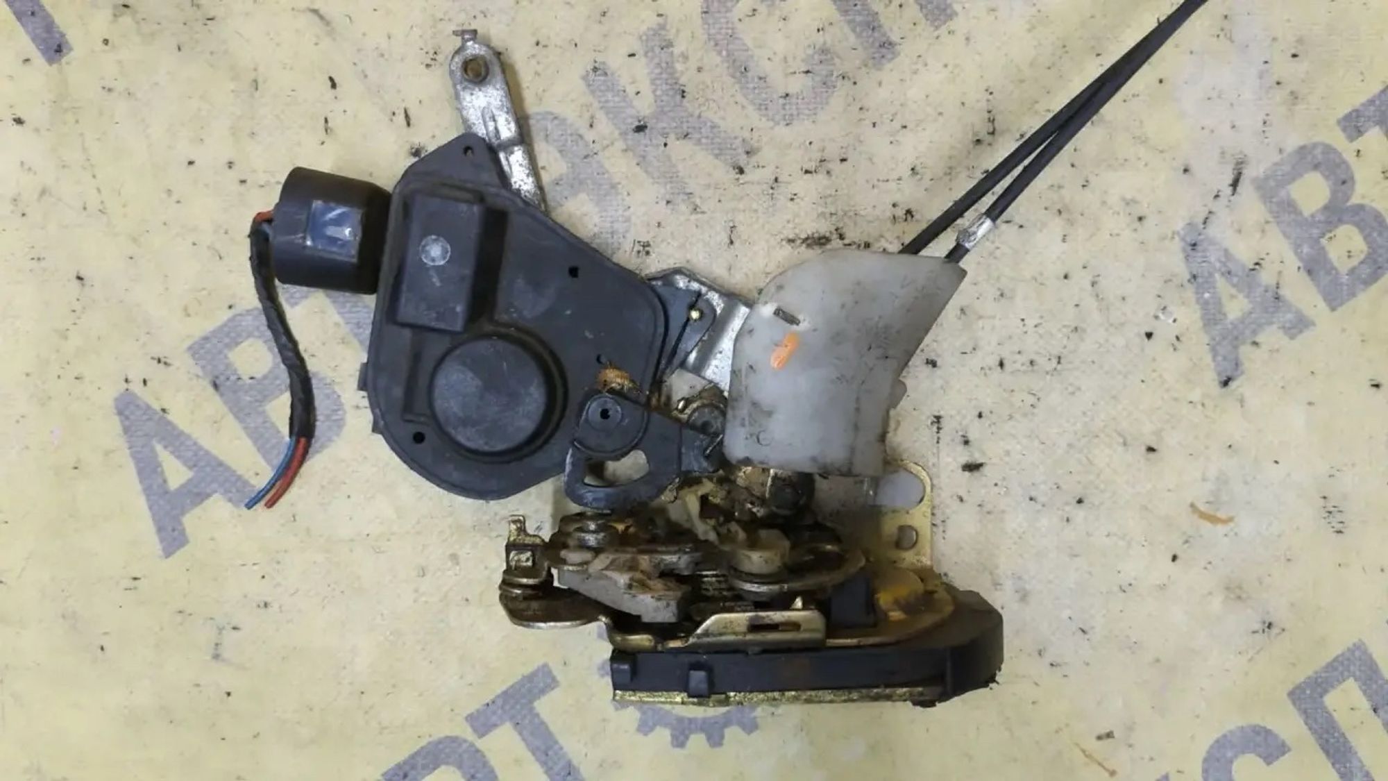 https://ycs.partsauto.market/partsauto-images/thmbs/userImages/87497919e31020c6b1c735431d06908a/part/1004df07-fcee-47f1-b416-df10a1e3a26a_1781834531907.jpg