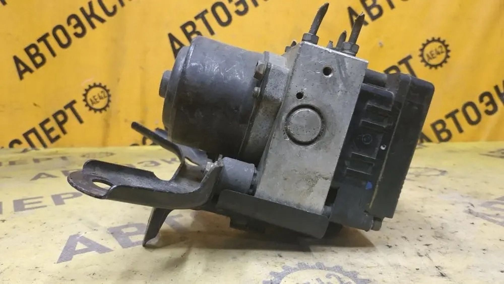 https://ycs.partsauto.market/partsauto-images/thmbs/userImages/87497919e31020c6b1c735431d06908a/part/10915e1d-1c0f-4ab7-8484-56de1a546a79_1779781851951.jpg