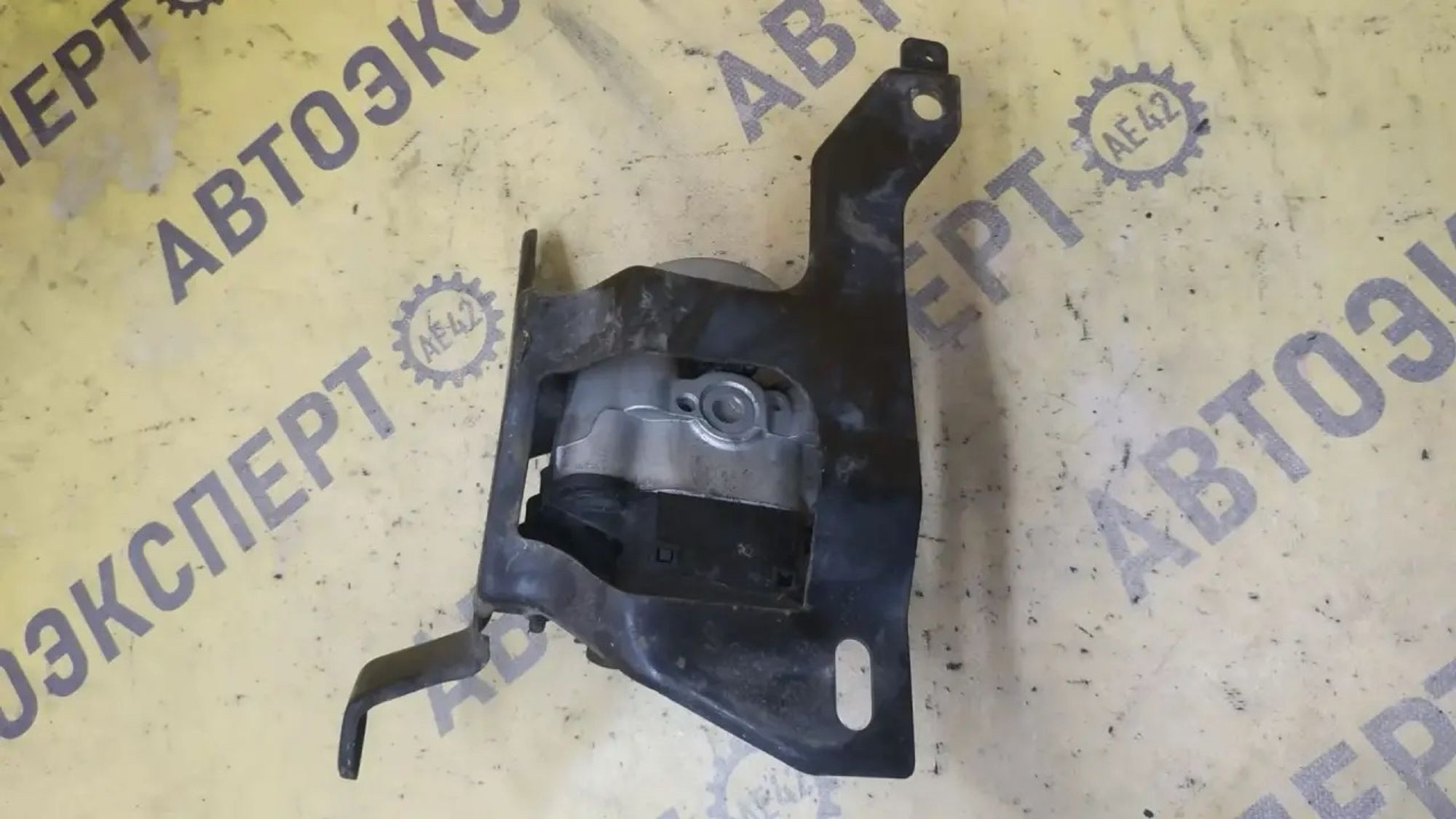 https://ycs.partsauto.market/partsauto-images/thmbs/userImages/87497919e31020c6b1c735431d06908a/part/1301bca6-ae50-41ac-8bab-925faf0c65d5_1782897749561.jpg