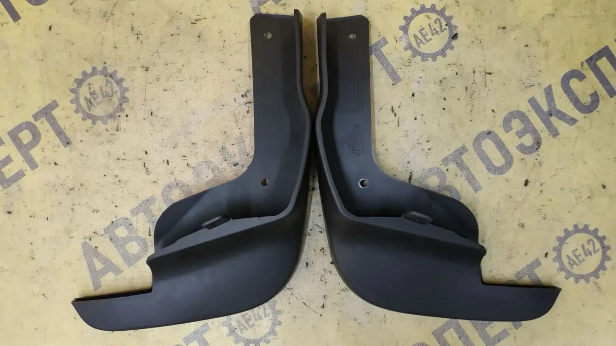 https://ycs.partsauto.market/partsauto-images/thmbs/userImages/87497919e31020c6b1c735431d06908a/part/1740719f-7416-46f9-b184-a756bab69db6_1786604758938.jpg