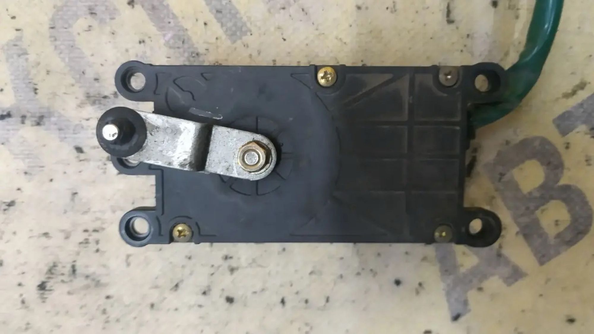 https://ycs.partsauto.market/partsauto-images/thmbs/userImages/87497919e31020c6b1c735431d06908a/part/17ce7b12-ab02-4fcf-848e-3656285667d8_1783331274931.jpg