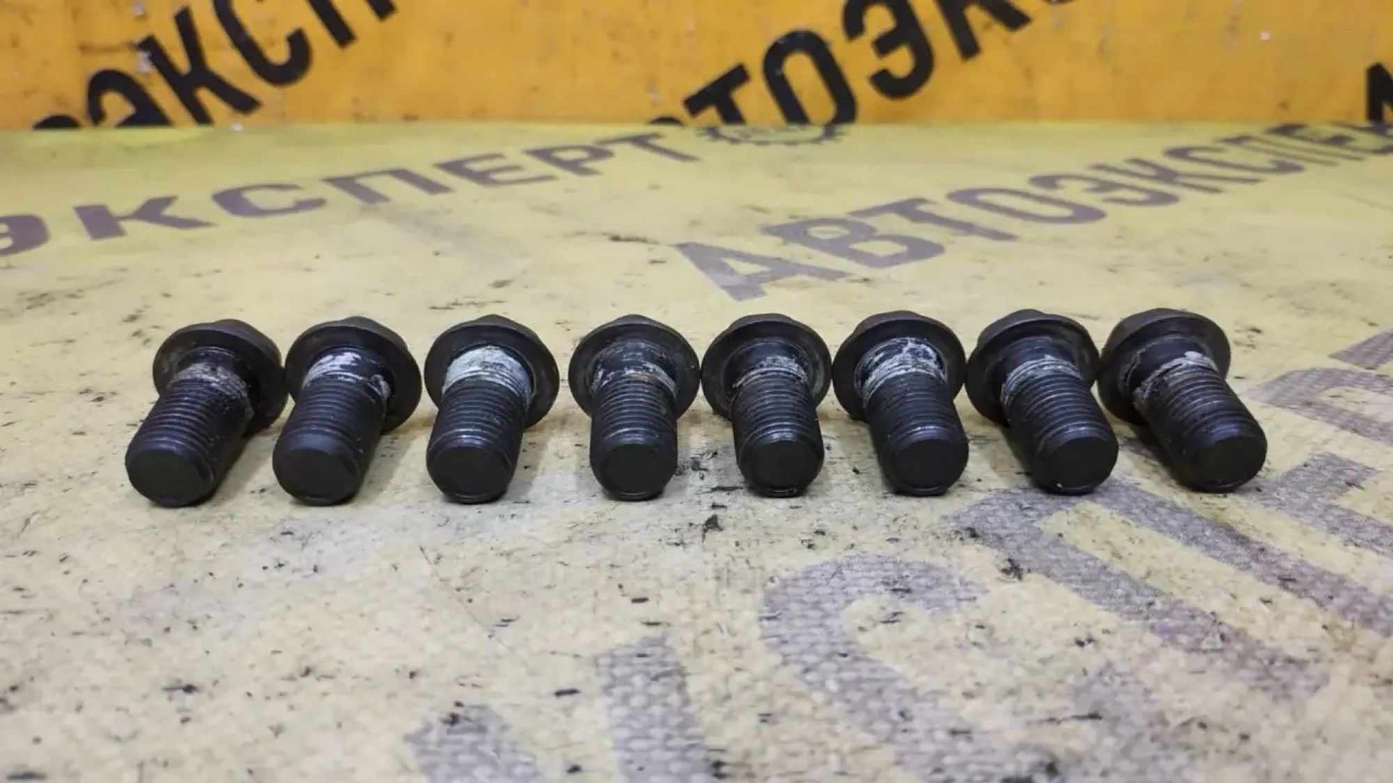 https://ycs.partsauto.market/partsauto-images/thmbs/userImages/87497919e31020c6b1c735431d06908a/part/182718ec-2e09-4c22-94f5-df134bd2dbe4_1784005688323.jpg