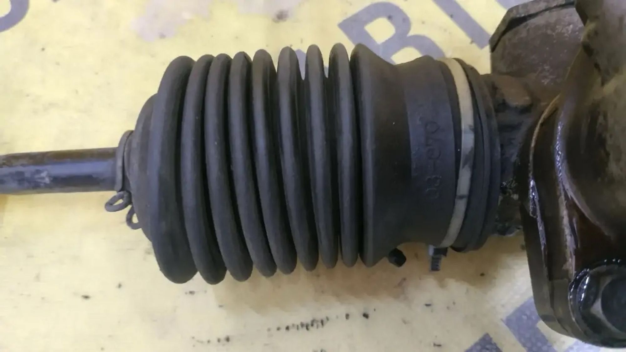 https://ycs.partsauto.market/partsauto-images/thmbs/userImages/87497919e31020c6b1c735431d06908a/part/189ef41a-6e21-43a4-9c27-55ff333101a9_1784614824252.jpg