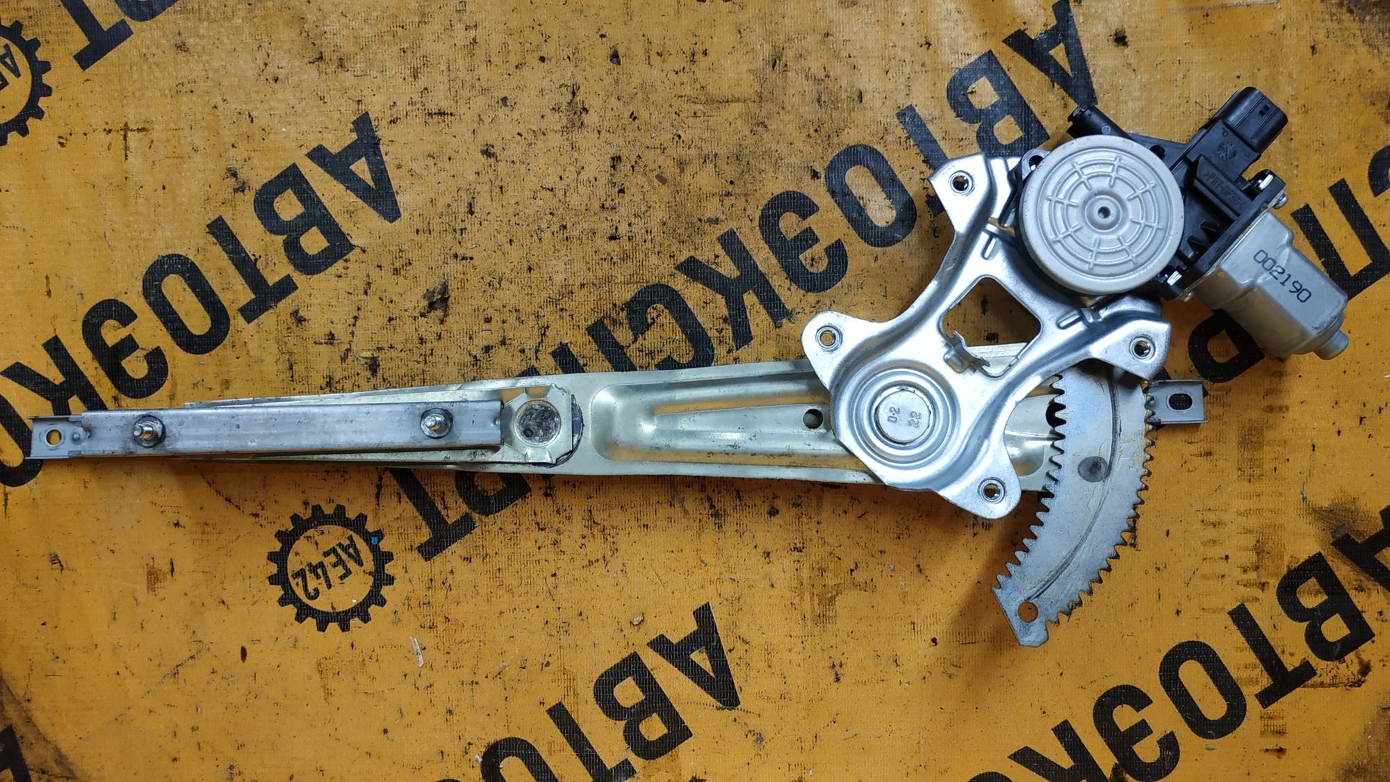 https://ycs.partsauto.market/partsauto-images/thmbs/userImages/87497919e31020c6b1c735431d06908a/part/18ca9f7a-593e-4f86-94cc-e2070d7d5ce5_1708579456162.jpg