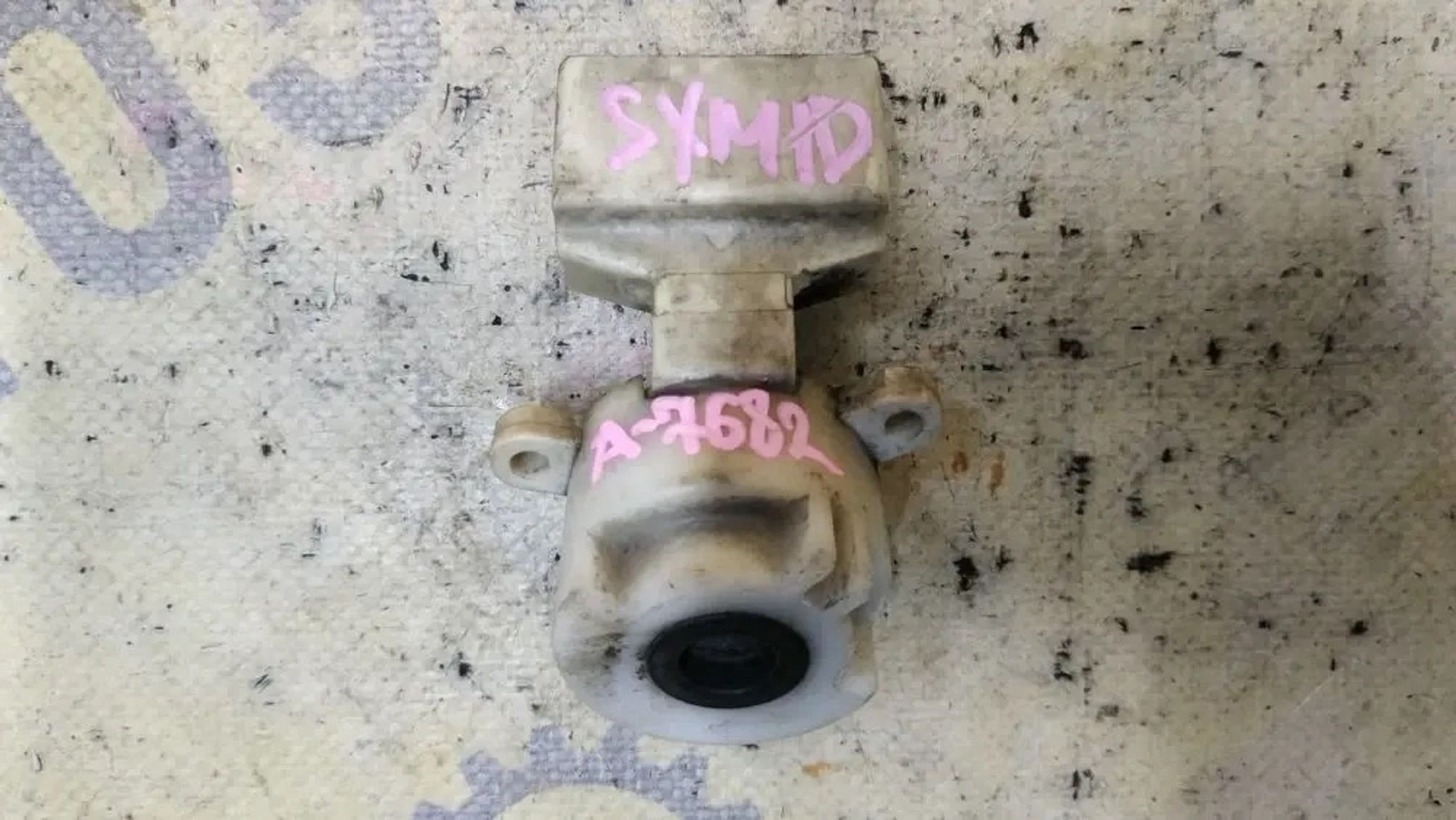 https://ycs.partsauto.market/partsauto-images/thmbs/userImages/87497919e31020c6b1c735431d06908a/part/1e8bbd05-b44d-406c-bd8e-0fb536ff548c_1780925174363.jpg