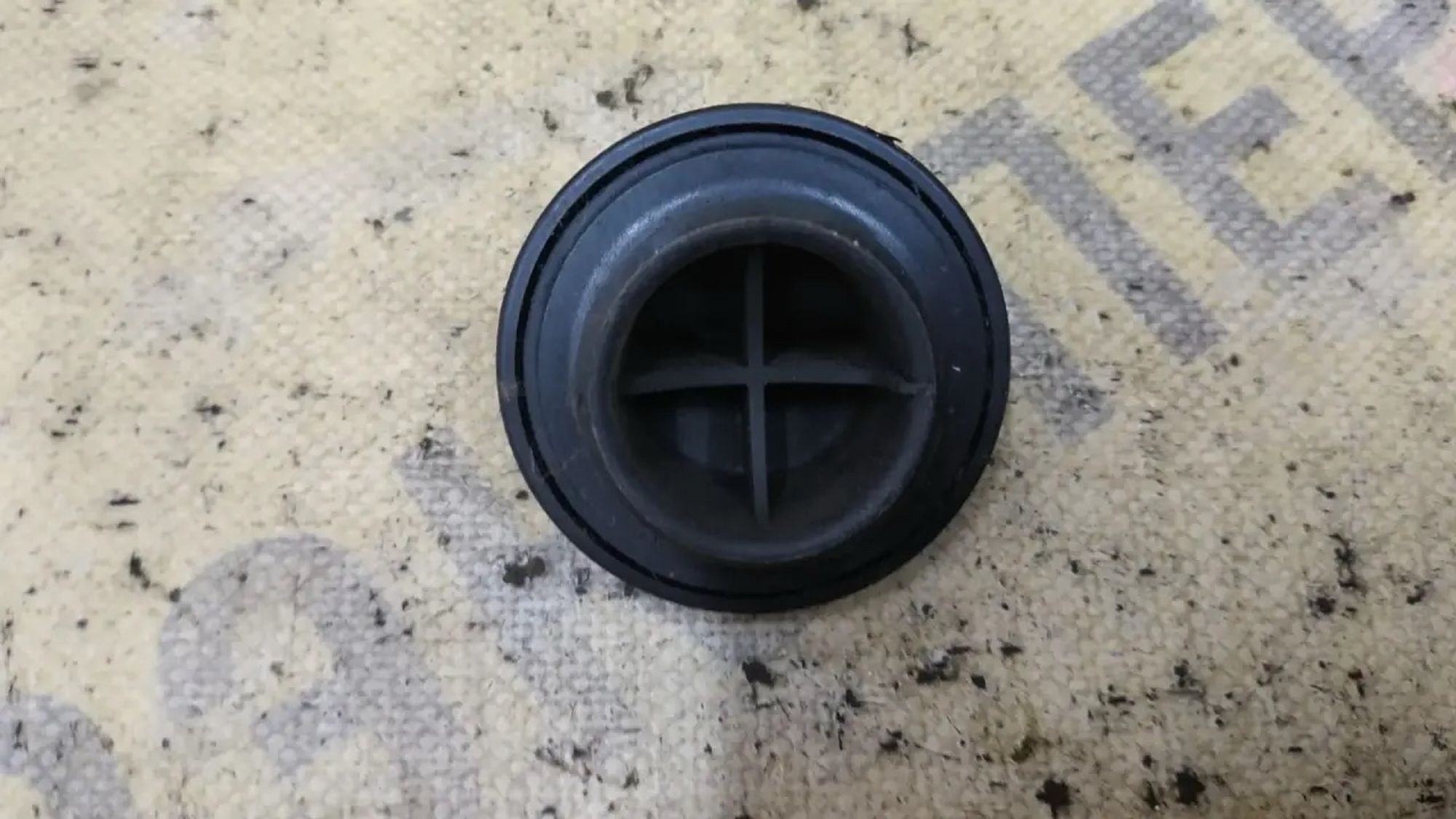 https://ycs.partsauto.market/partsauto-images/thmbs/userImages/87497919e31020c6b1c735431d06908a/part/1fa04a7f-571f-42a2-bb54-19329ed26f2e_1785132399598.jpg