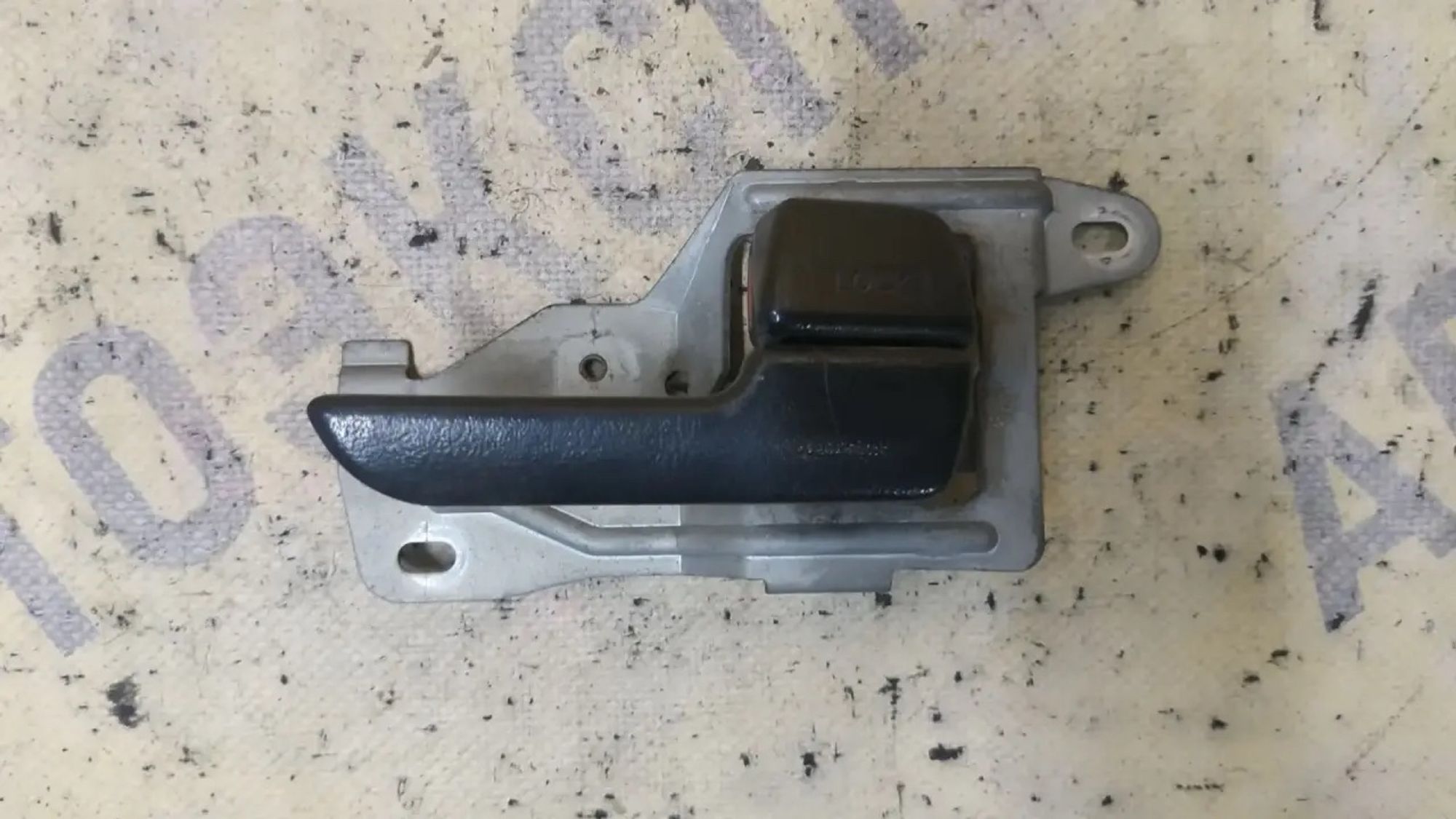 https://ycs.partsauto.market/partsauto-images/thmbs/userImages/87497919e31020c6b1c735431d06908a/part/21d37d4a-e11f-4e23-81a4-e61ba0944e6c_1783327321196.jpg