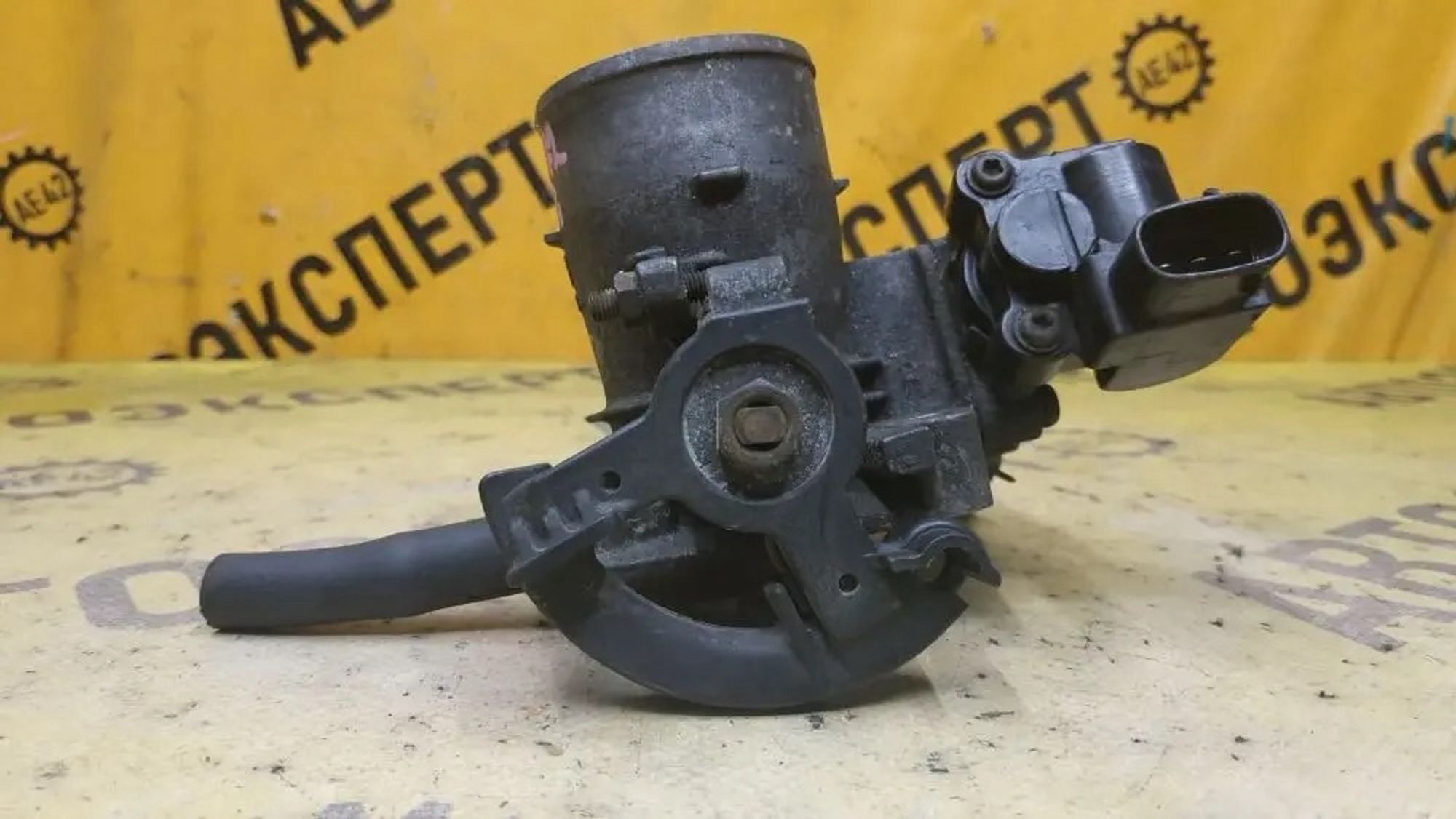 https://ycs.partsauto.market/partsauto-images/thmbs/userImages/87497919e31020c6b1c735431d06908a/part/22cf5428-cc28-4272-be11-6a268aebdb90_1779437180564.jpg