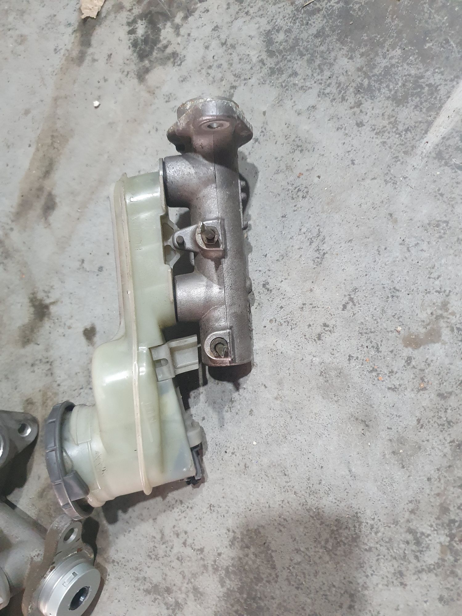 https://ycs.partsauto.market/partsauto-images/thmbs/userImages/87497919e31020c6b1c735431d06908a/part/30e9377b-52d0-42ea-8d8c-8681def04ed0_1695043891124.jpg